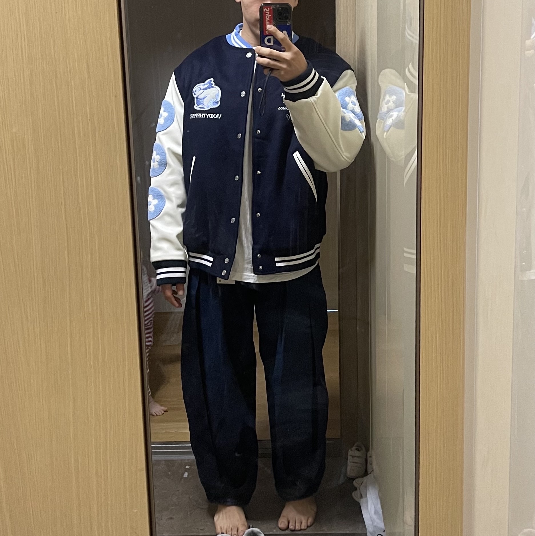 Vandy The Pink Rabbit Varsity Jacket, Zara x Ader Error Wide Leg Jeans Blue 착용 스타일