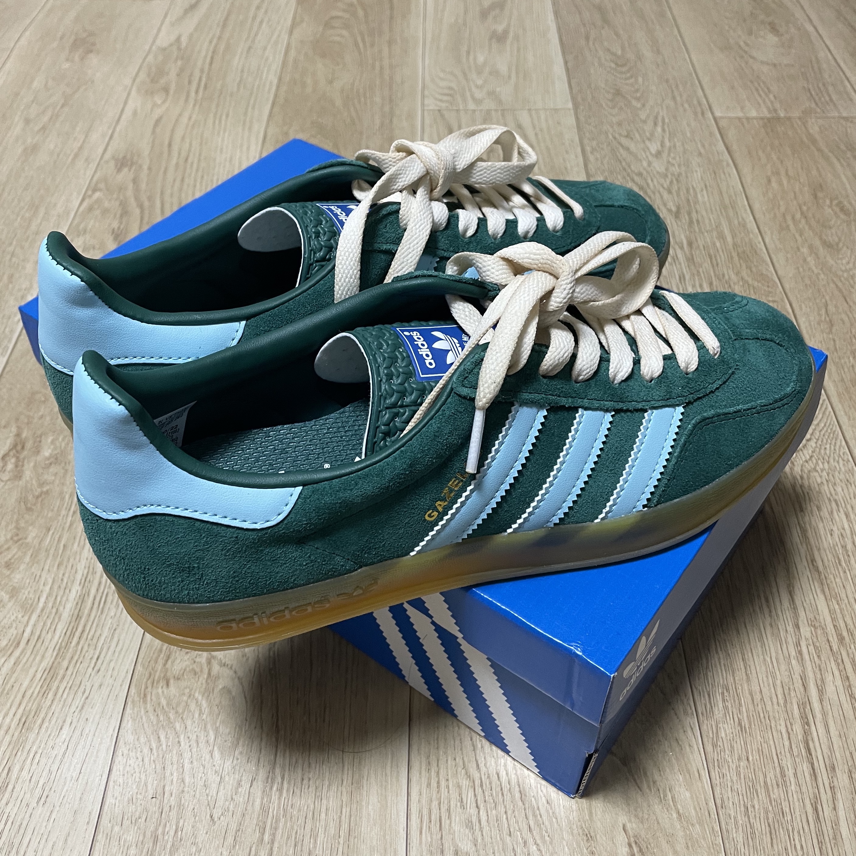 Adidas Gazelle Indoor Collegiate Green Hazy Sky 착용 스타일