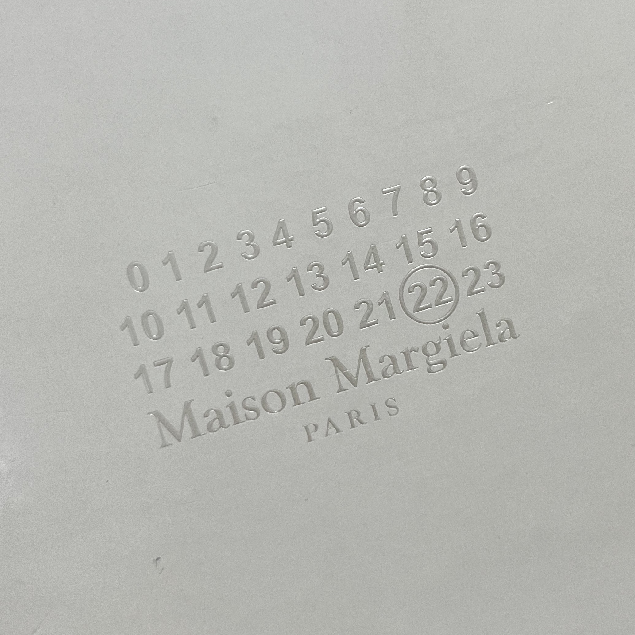 (W) Maison Margiela Calfskin Replica Sneakers Black 착용 스타일 - 2