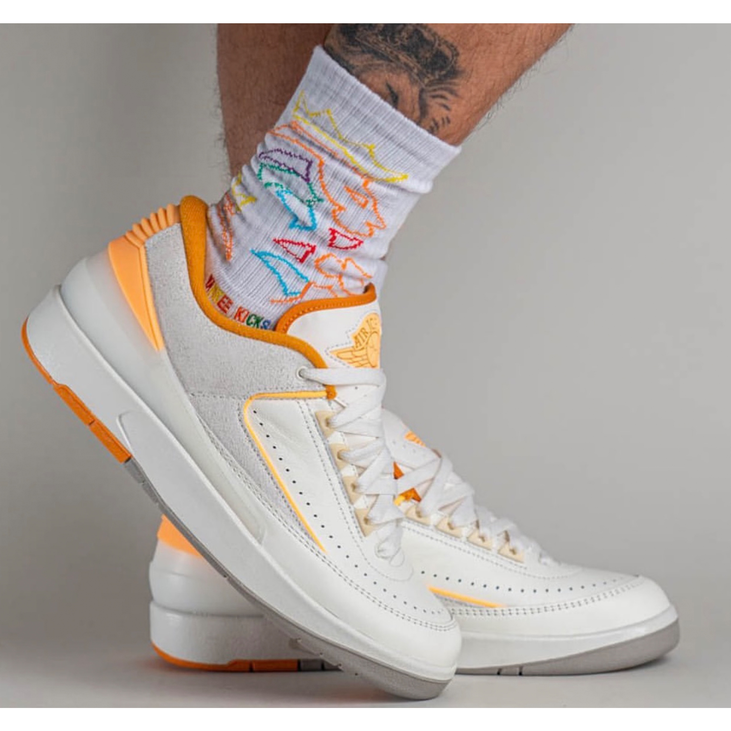 Jordan 2 Retro Low Melon Tint 착용 스타일 - 4