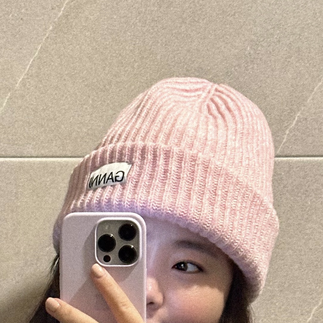 Ganni Wool Beanie Lilac Sachet 착용 스타일