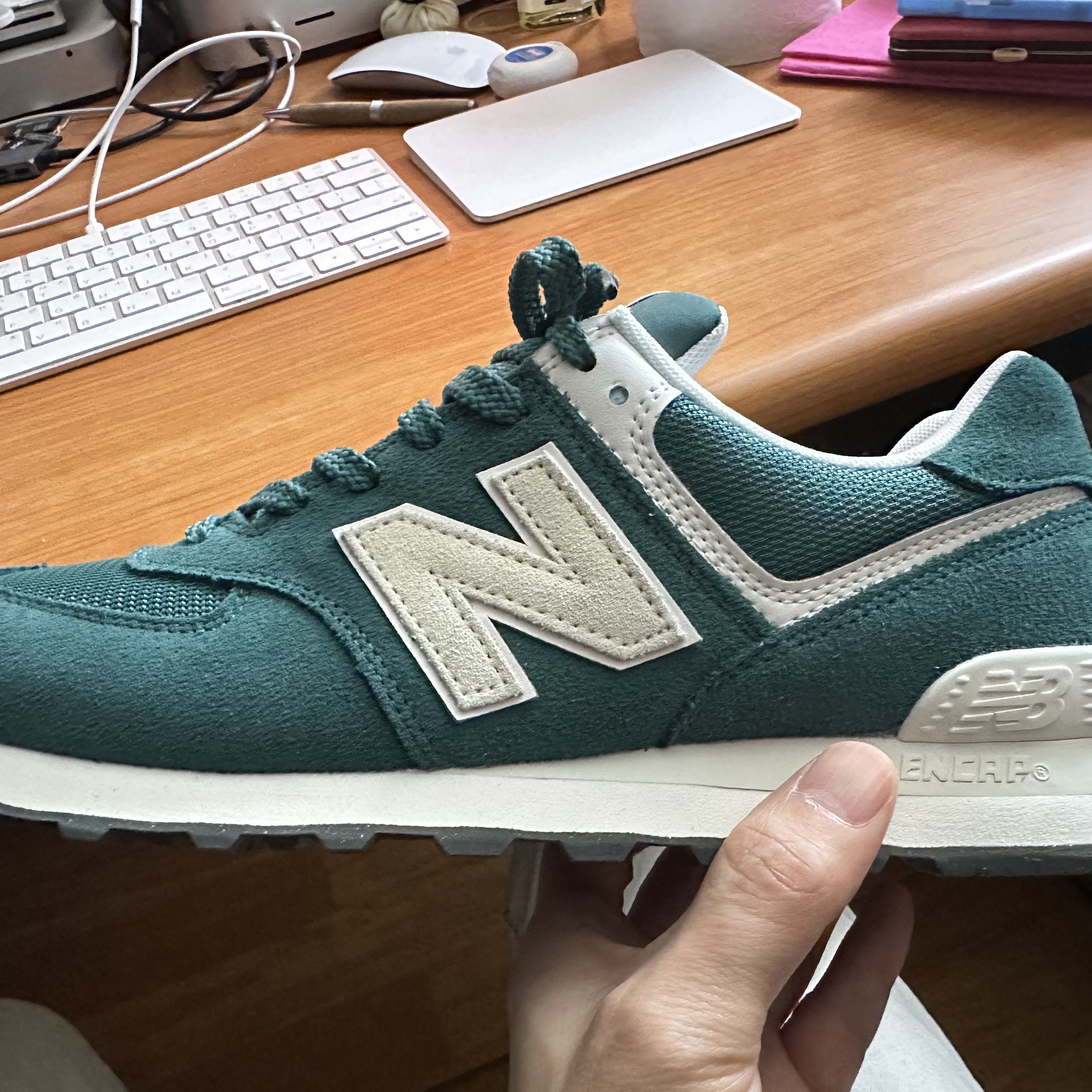 New Balance 574 Classics Reimagined Green 착용 스타일 - 4