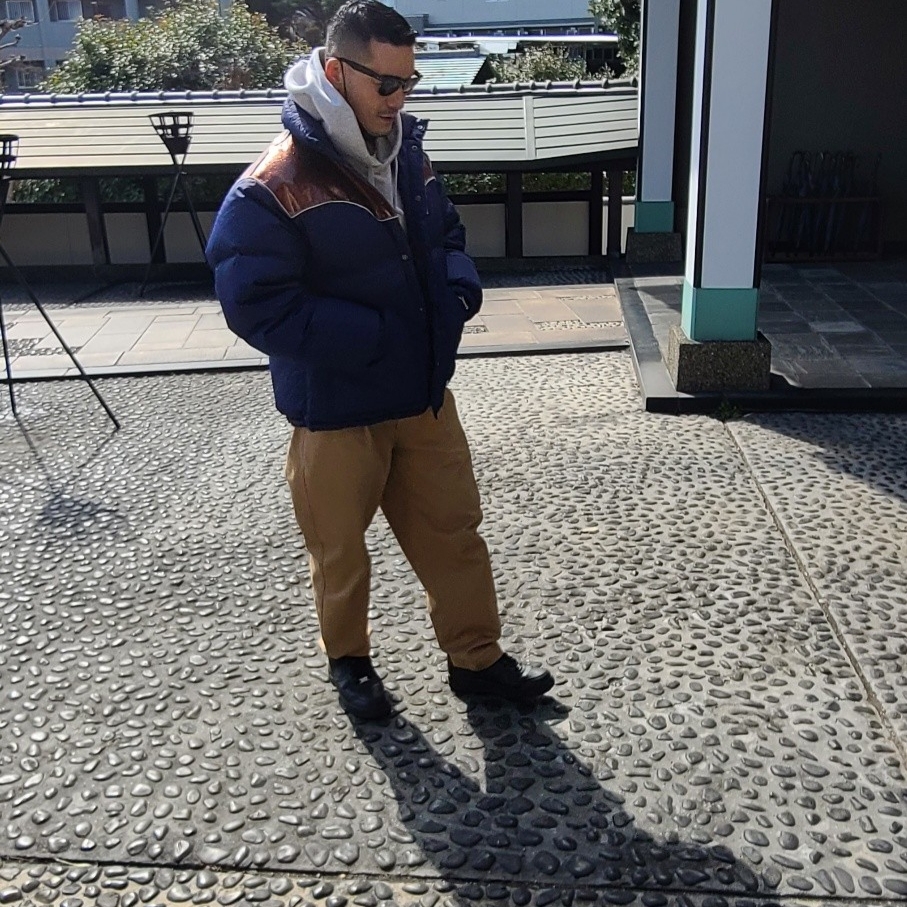 Supreme Glitter Yoke Down Puffer Jacket Navy - 22FW 착용 스타일