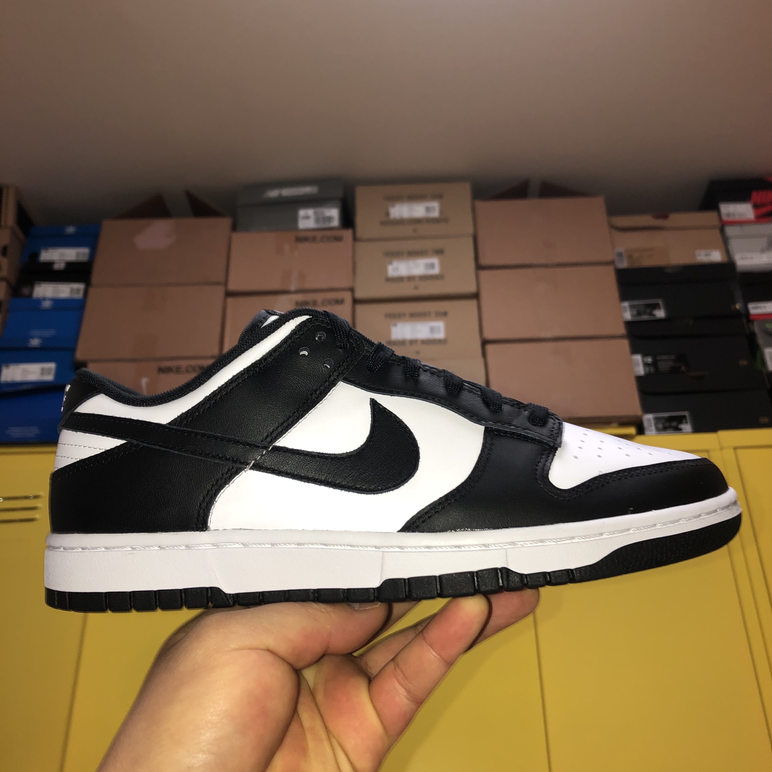Nike Dunk Low Retro Black 착용 스타일