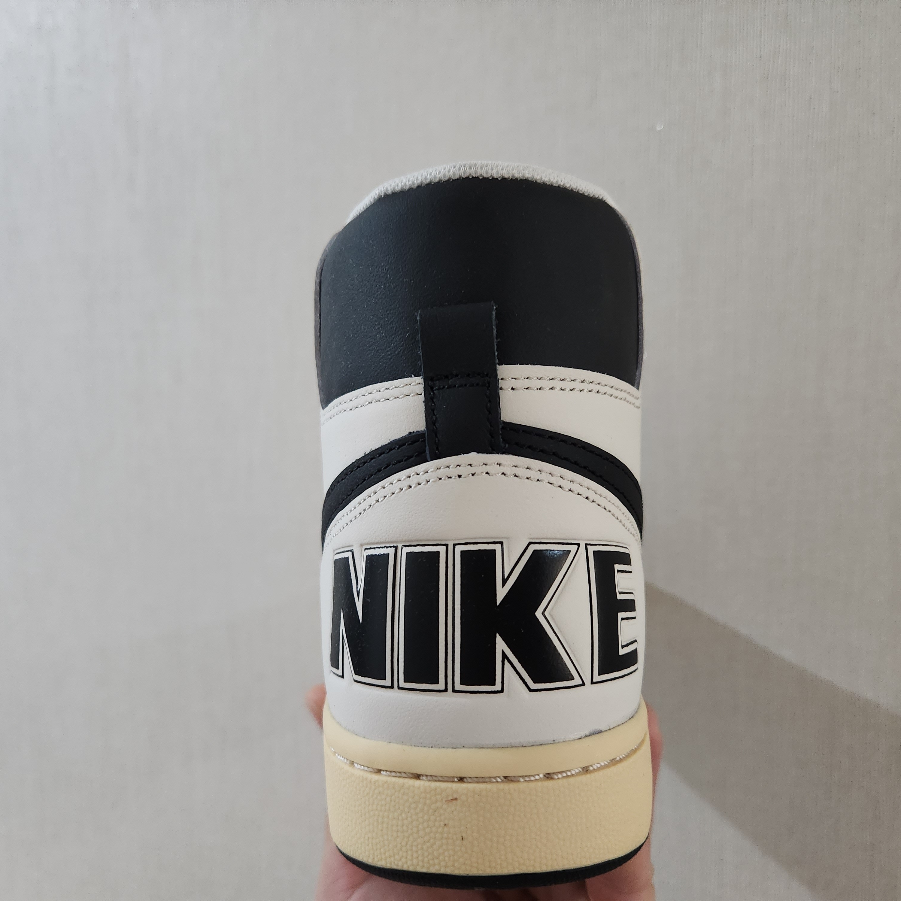 Nike Terminator High Black and Phantom 착용 스타일 - 3