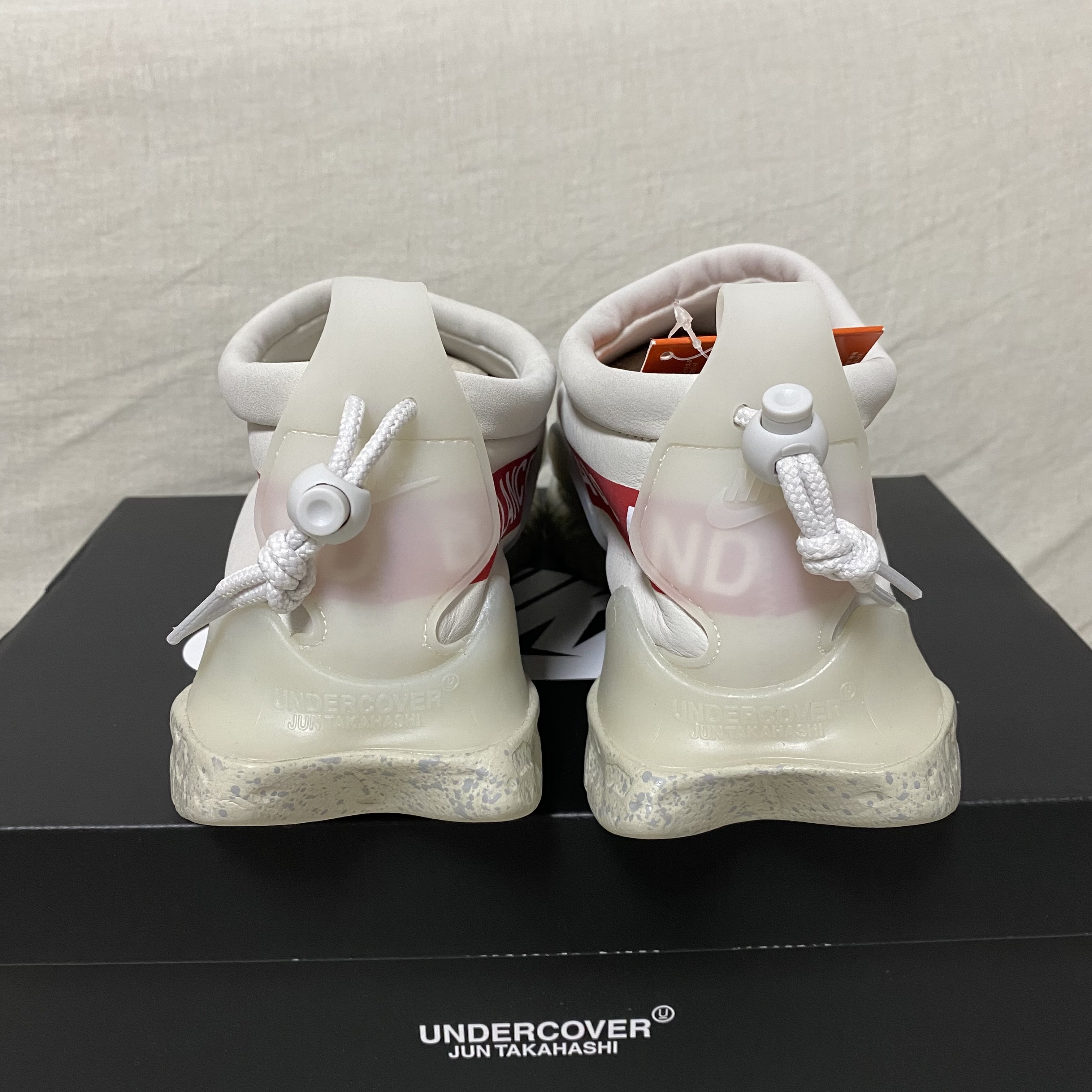 Nike x Undercover Moc Flow SP Light Bone 착용 스타일 - 4