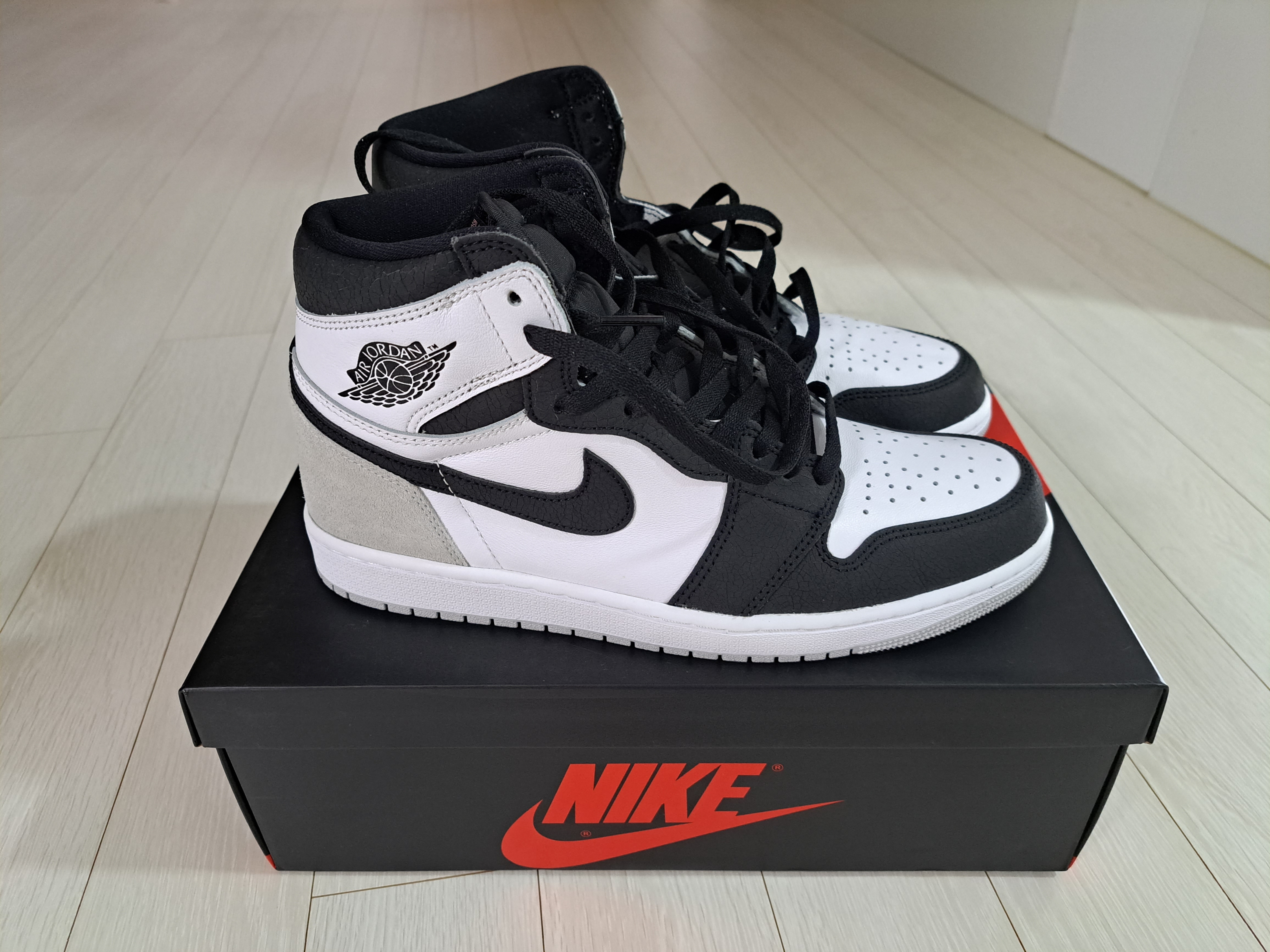 Jordan 1 Retro High OG Bleached Coral 착용 스타일