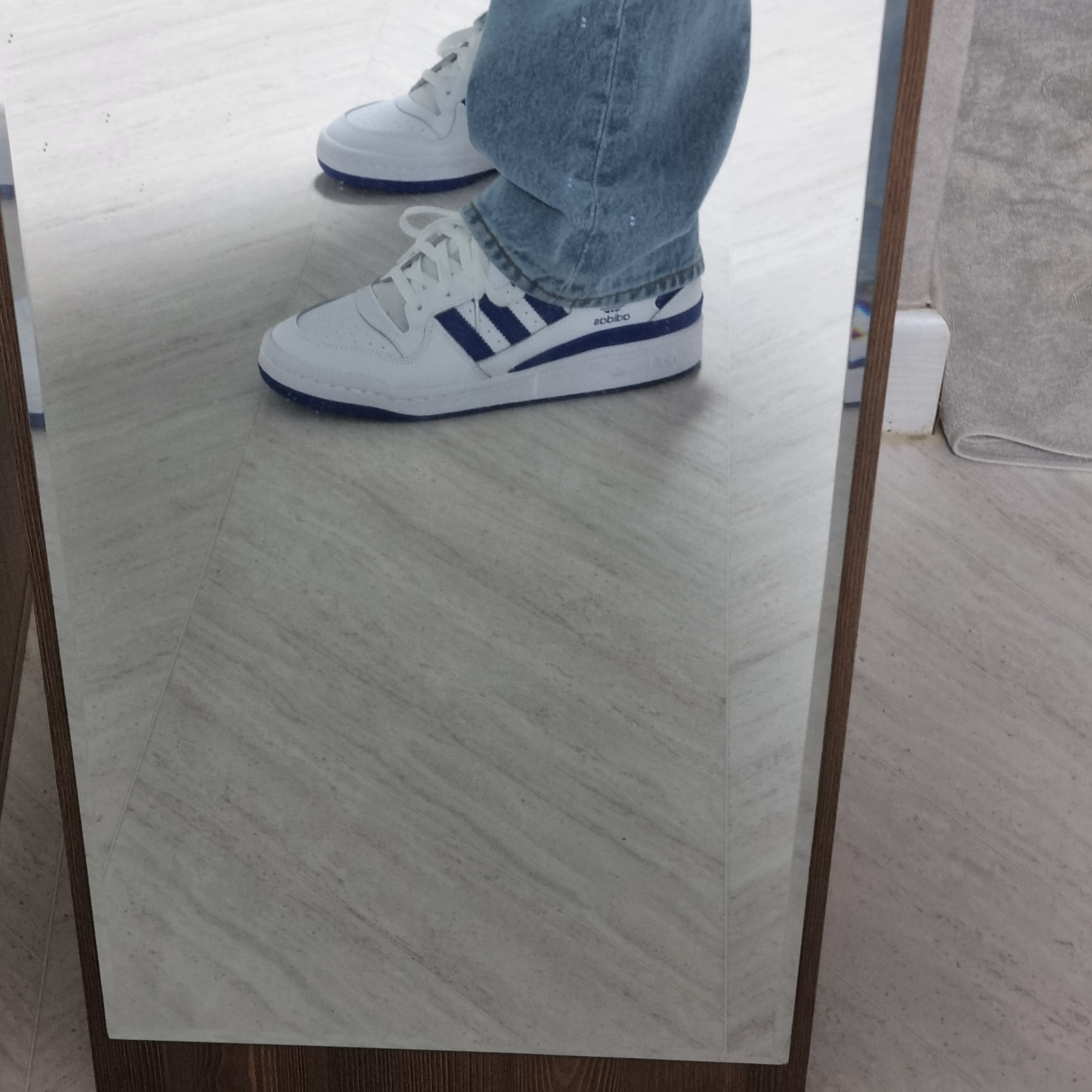 Adidas Forum Low White Royal Blue 착용 스타일