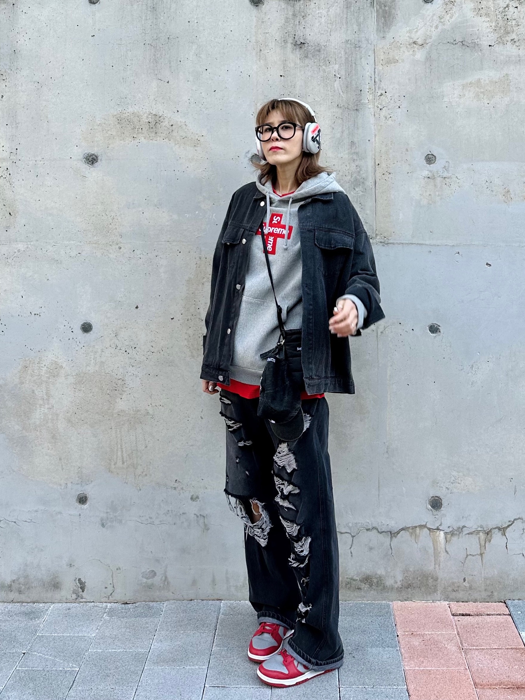 Supreme Kevlar Denim S Logo 6-Panel Black - 22SS, Supreme Cross Box Logo Hooded Sweatshirt Heather Grey - 20FW 착용 스타일 - 3