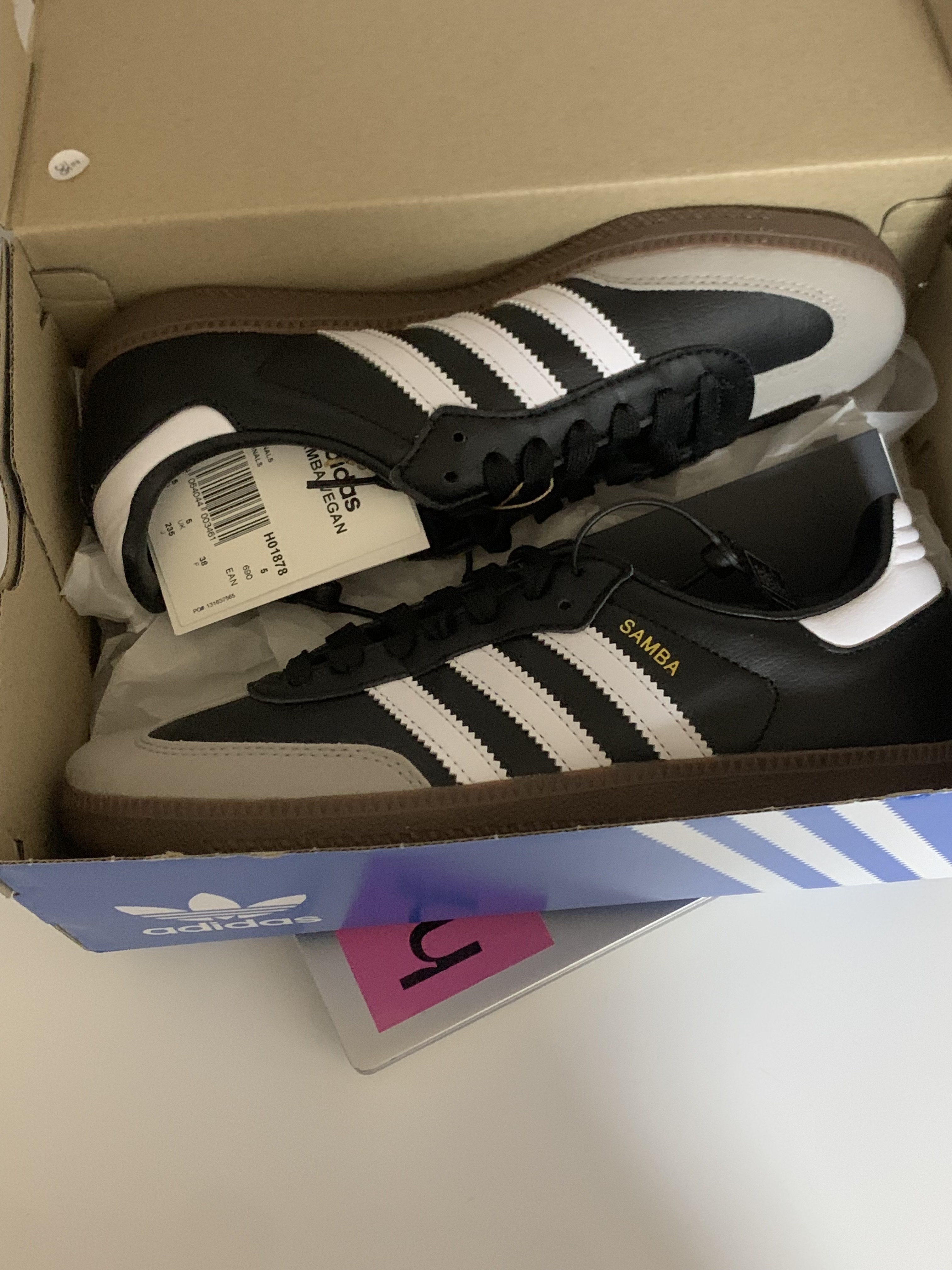 Adidas Samba Vegan Black White 착용 스타일