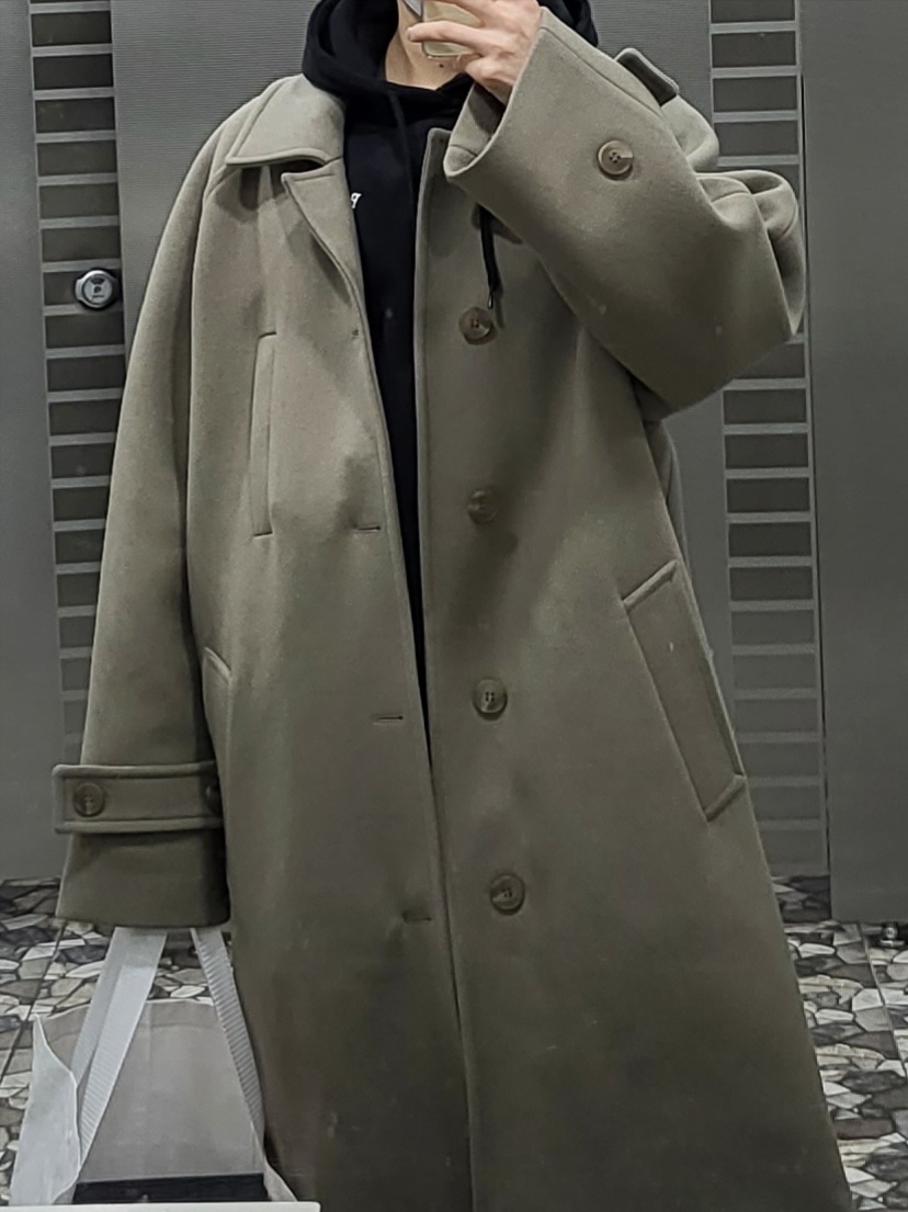 Undermycar Majanne Multi Button Oversized Wool Coat Kelp - 22FW, Palace Goats Hood Black - 22SS 착용 스타일 - 2