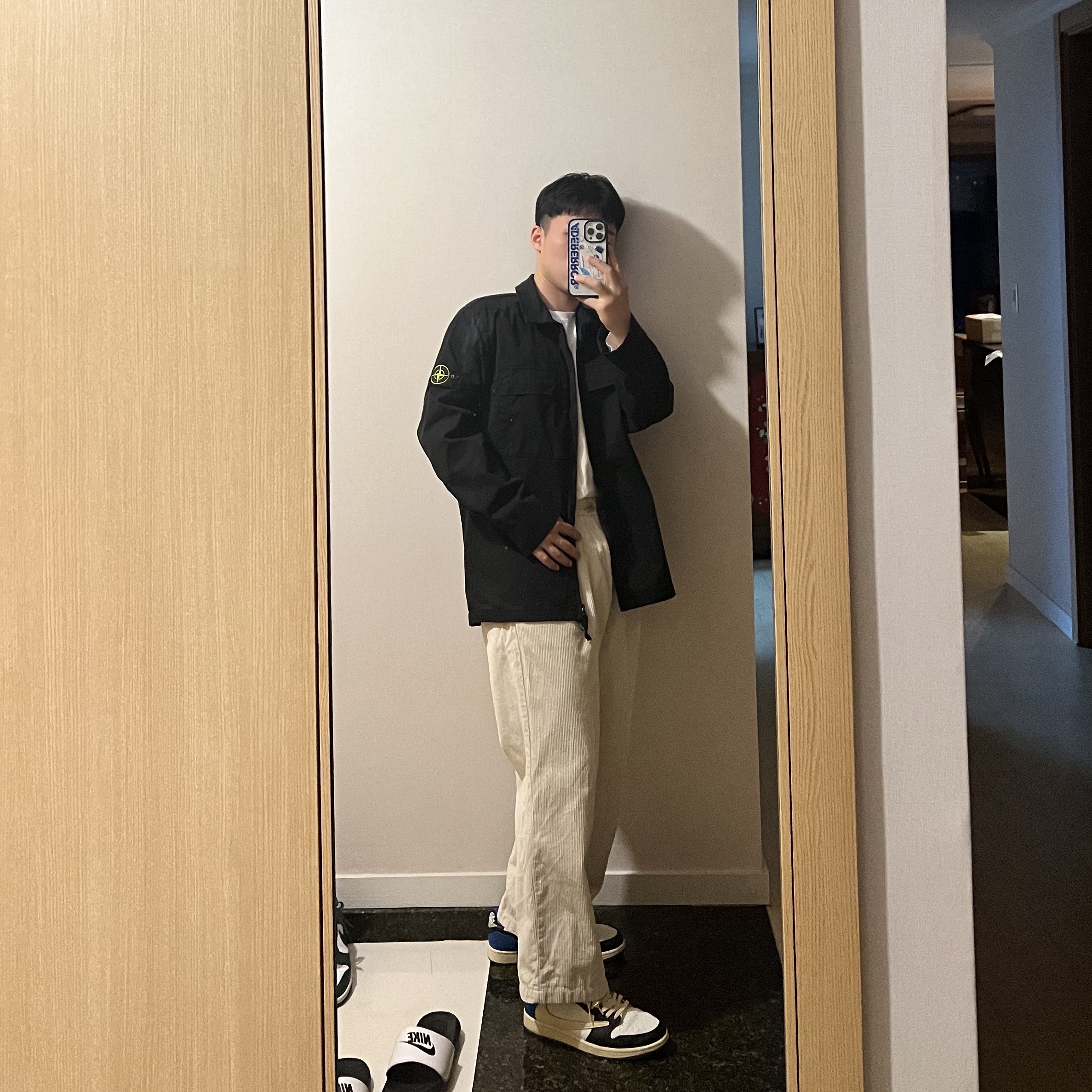 Jordan 1 x Travis Scott x Fragment Retro Low OG SP Military Blue, Stone Island 10210 Double Pocket Cotton Overshirt Black - 23SS 착용 스타일