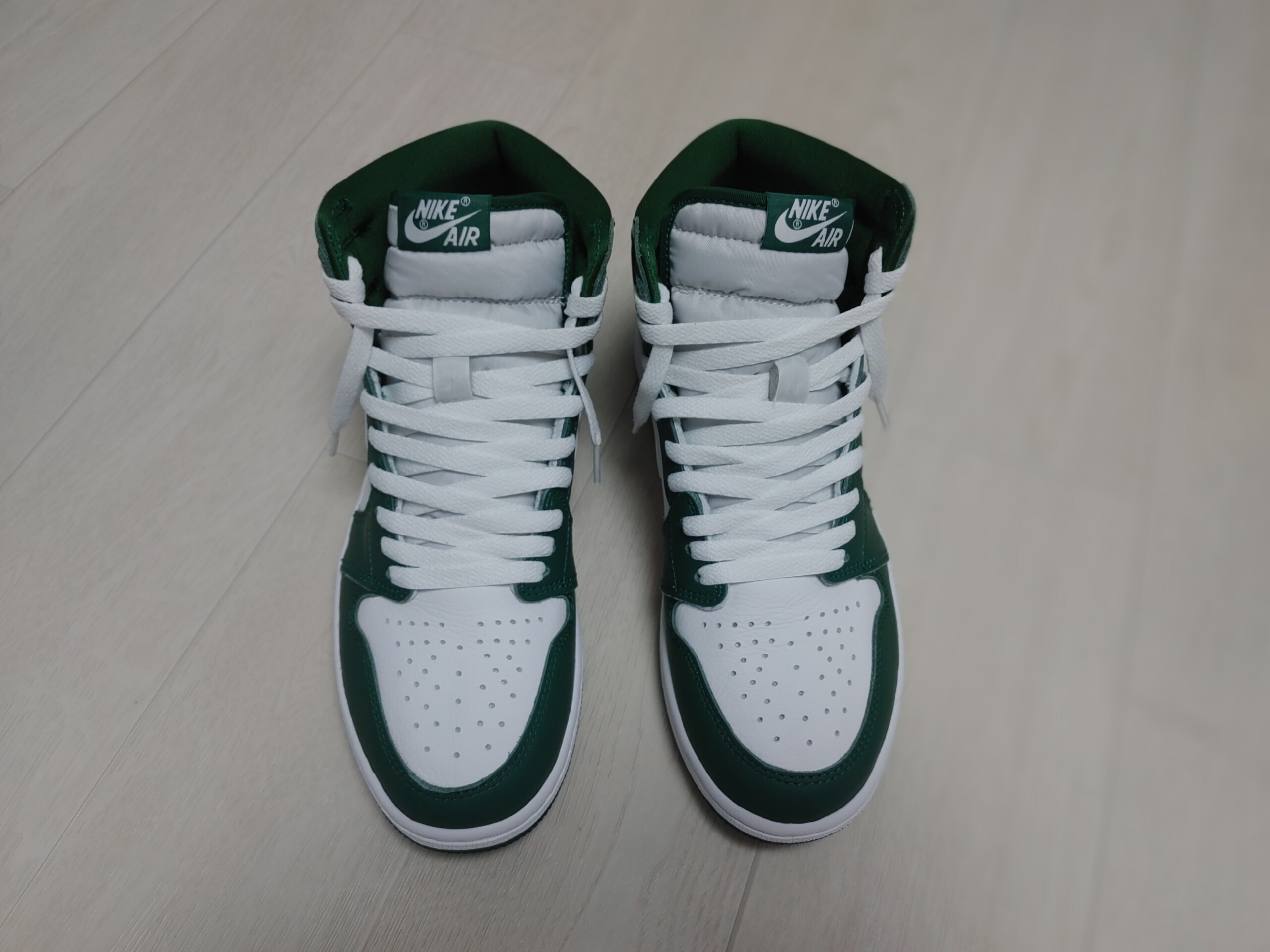 Jordan 1 Retro High OG Gorge Green 착용 스타일 - 2
