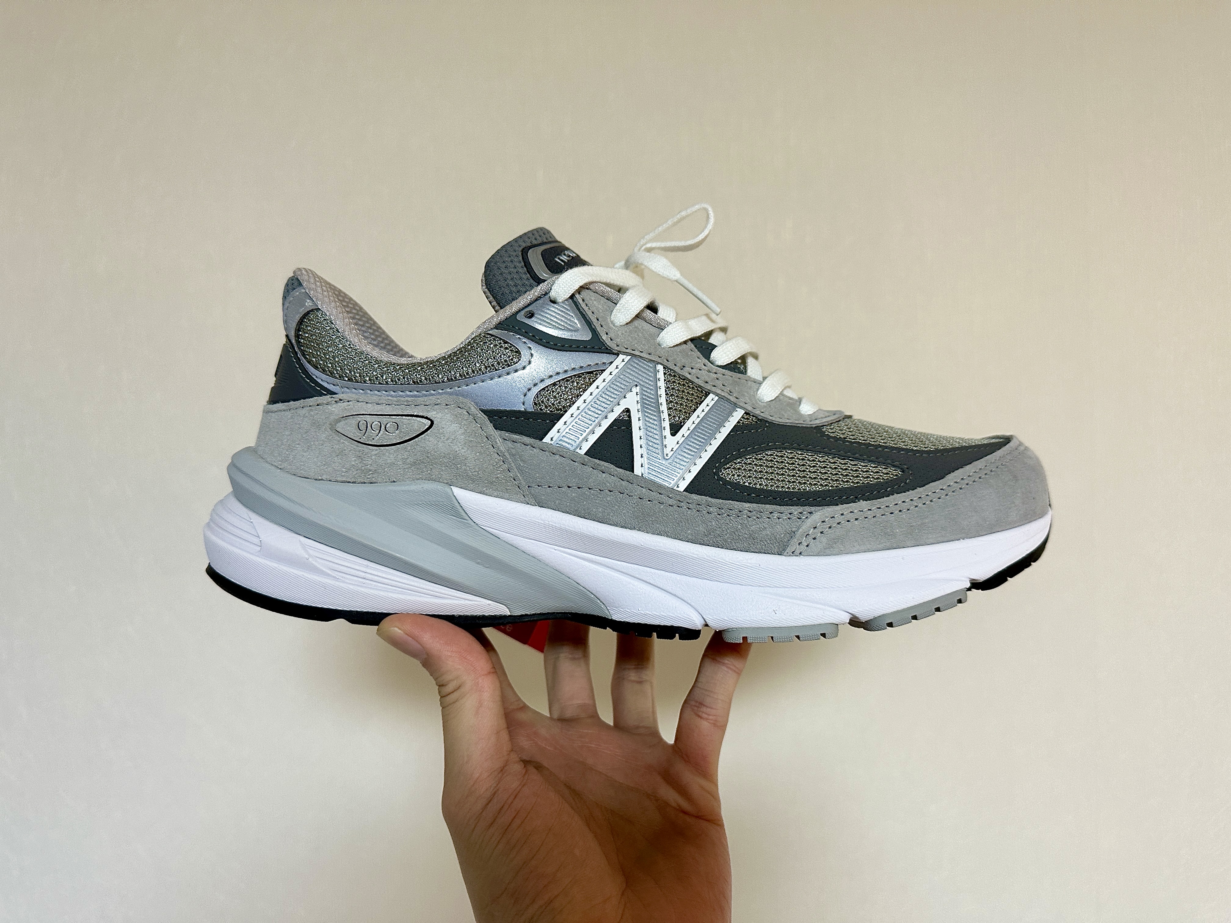 New Balance 990v6 Made in USA Grey - D Standard 착용 스타일 - 1