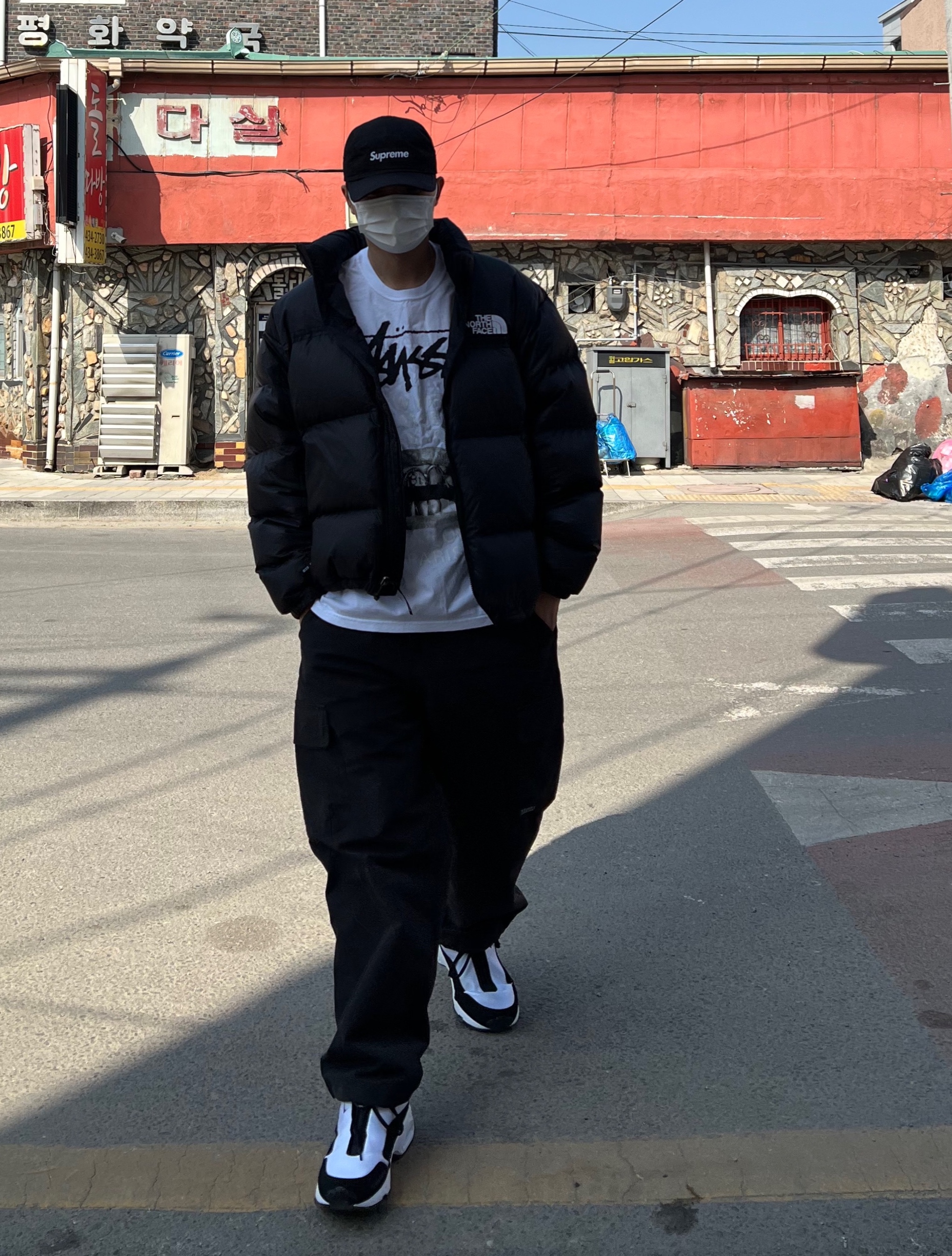 Stussy x Rick Owens 40 WT T-Shirt, The North Face 1996 Retro Nuptse Jacket Black 착용 스타일 - 1