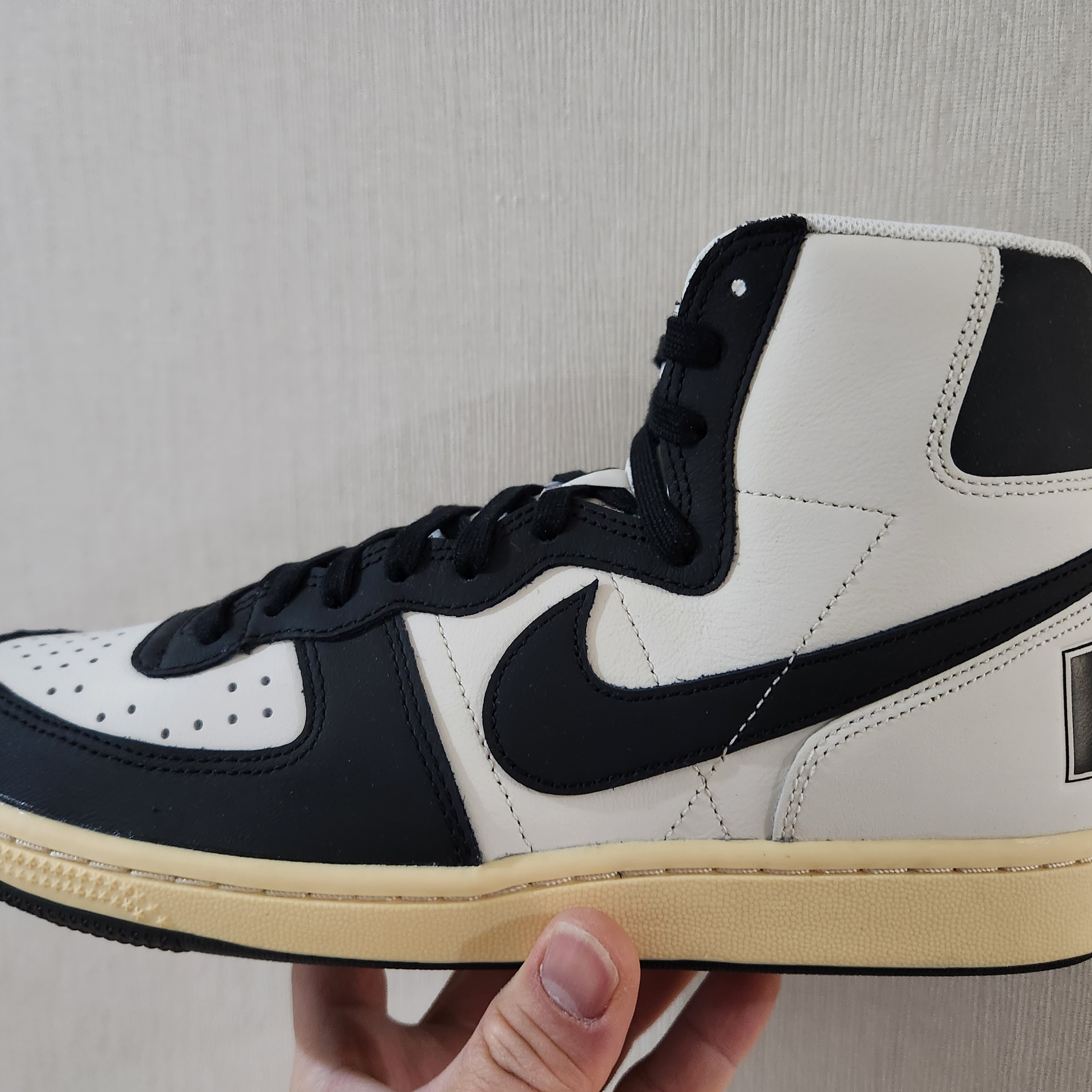 Nike Terminator High Black and Phantom 착용 스타일 - 2