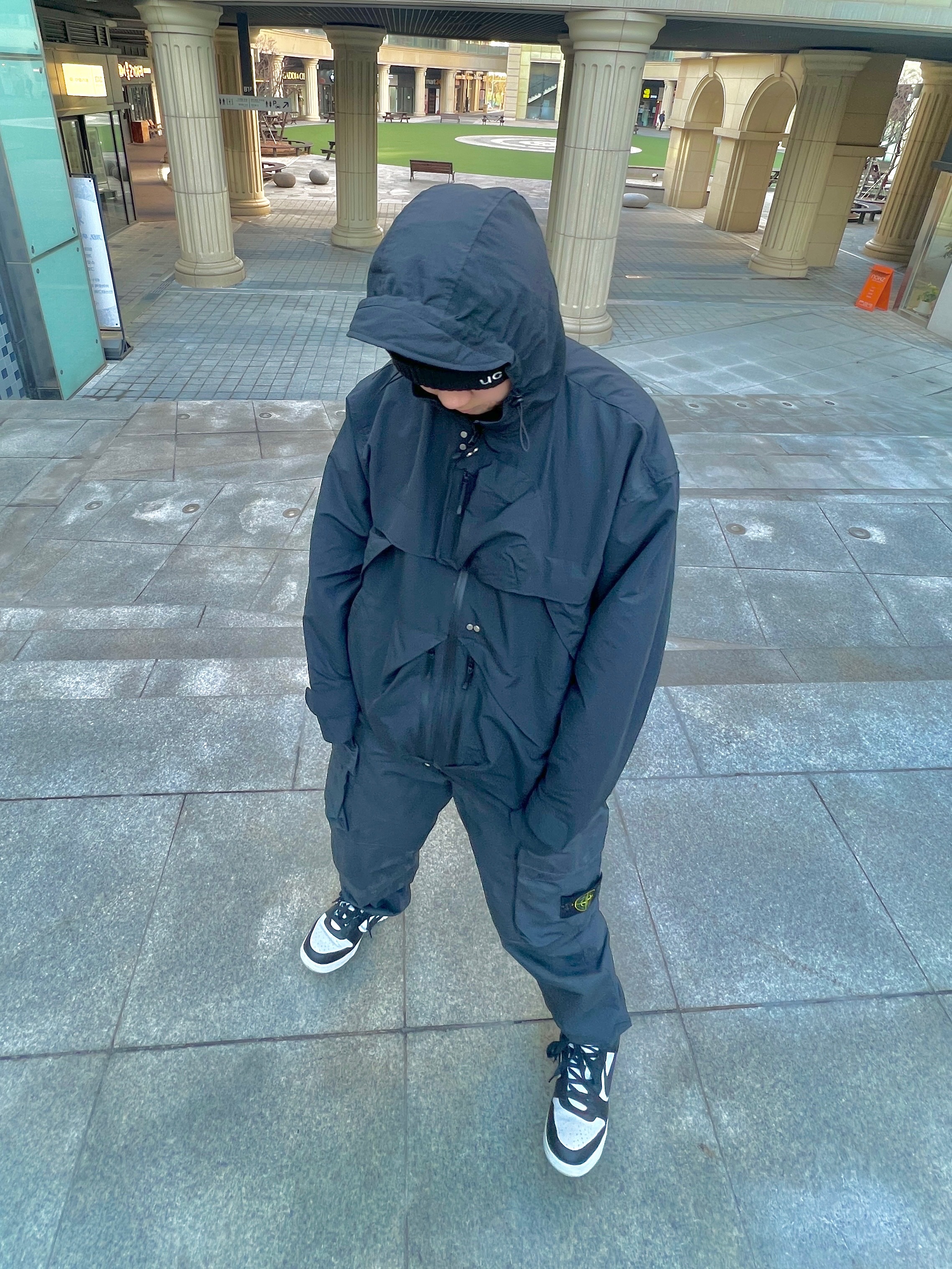 Nike x Ambush Dunk High Black, Supreme x Stone Island Reactive Ice Camo Ripstop Cargo Pants Black - 22SS 착용 스타일 - 1