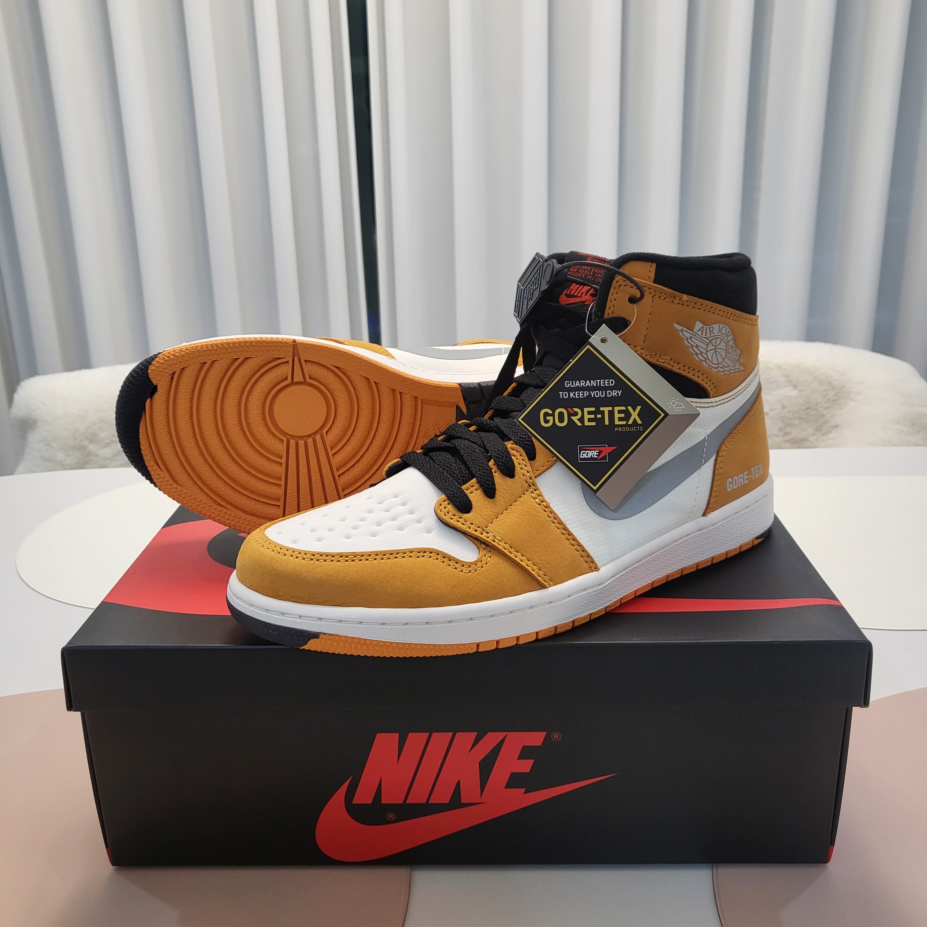 Jordan 1 Element Gore-Tex Light Curry 착용 스타일