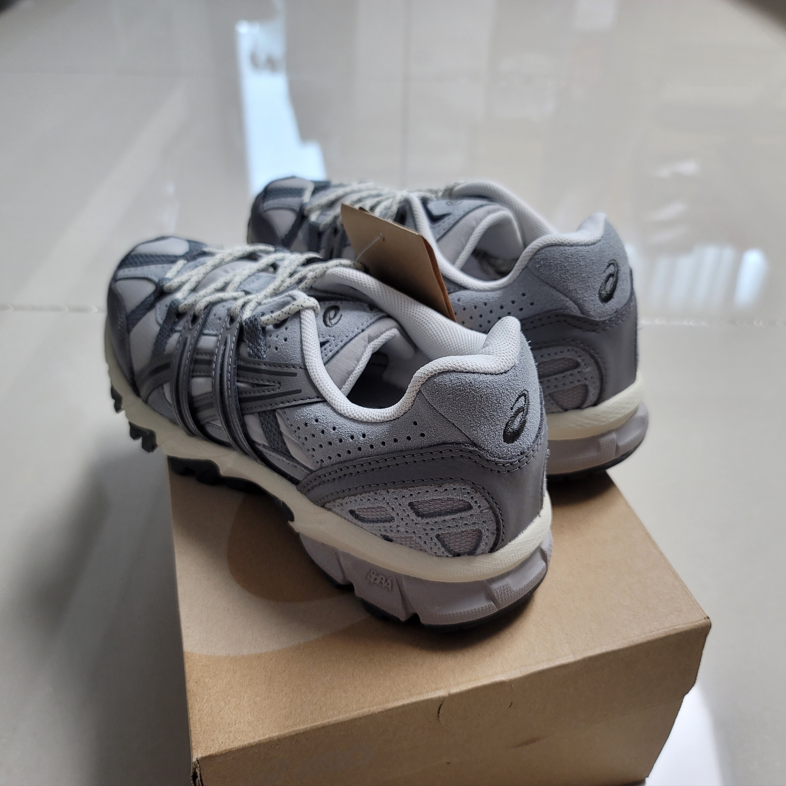 Asics Gel-Sonoma 15-50 Oyster Grey Clay Grey, Asics Gel-Sonoma 15-50 Oyster Grey 착용 스타일 - 3