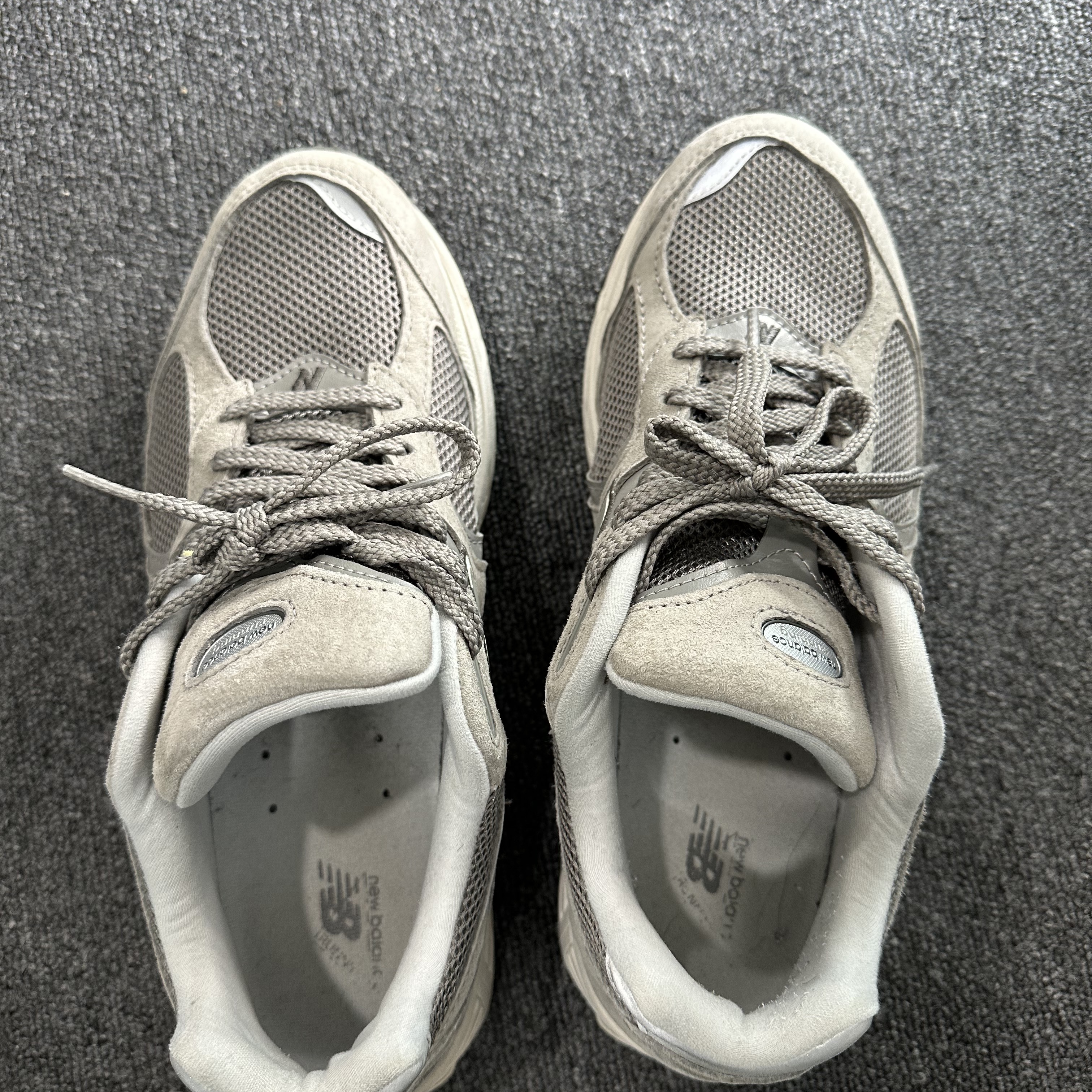 New Balance 2002R Grey 착용 스타일 - 1