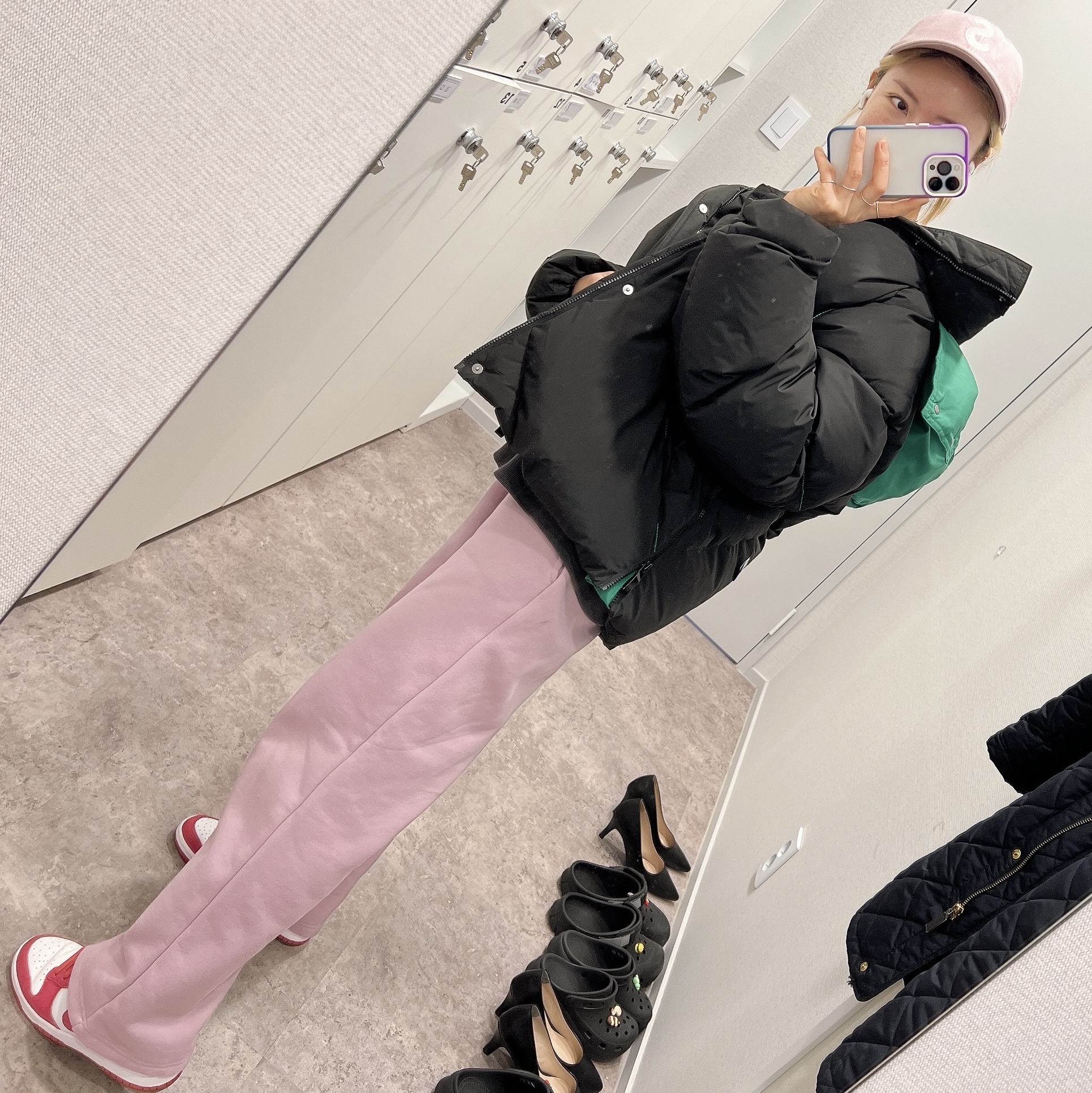 Zara x Ader Error Oversize Puffer Jacket Black, (W) Nike Dunk Low Archeo Pink 착용 스타일