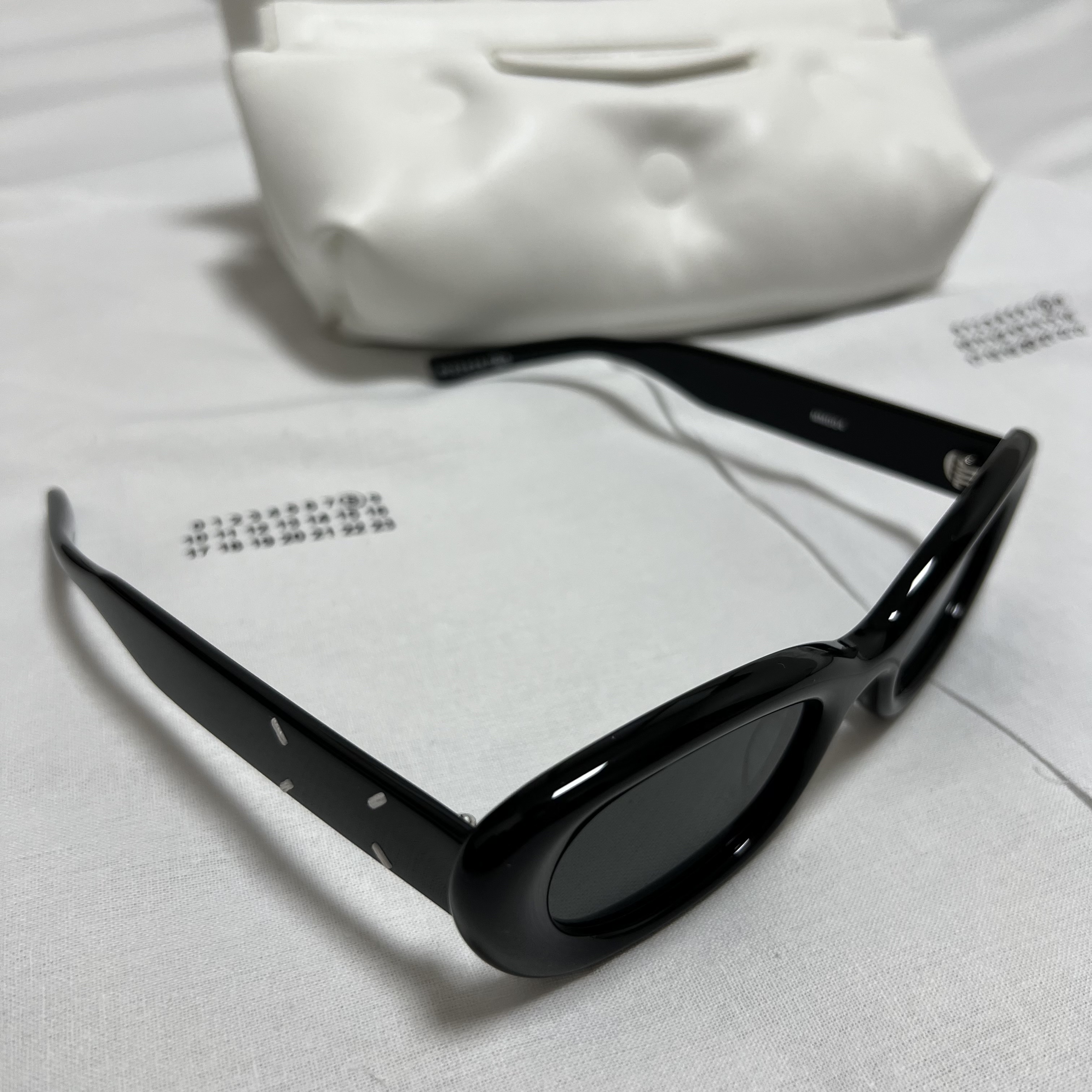 Gentle Monster x Maison Margiela MM004 Black Black, Gentle Monster x Maison Margiela MM003 Black Black 착용 스타일 - 3