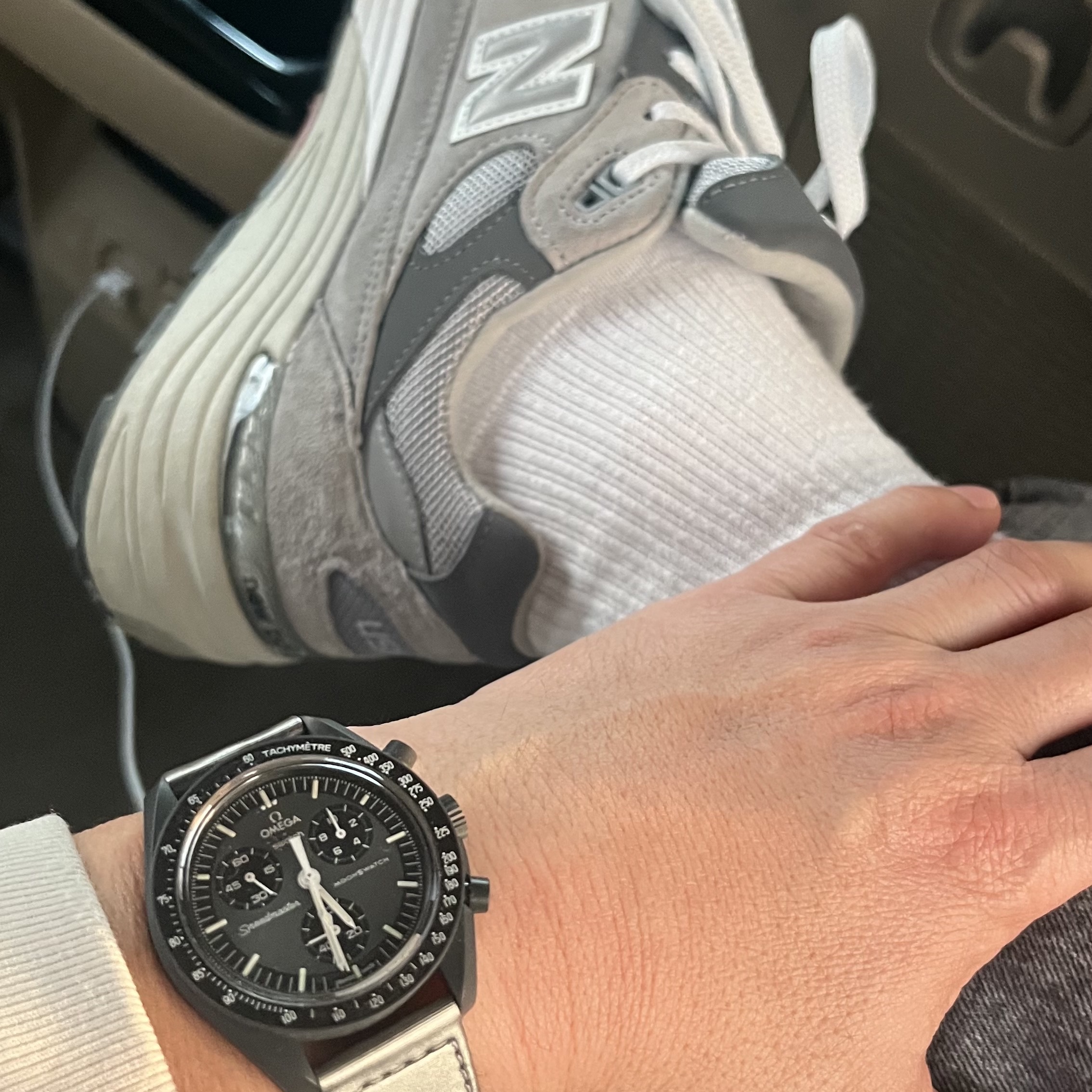 Swatch x Omega Bioceramic MoonSwatch Mission To Mercury 착용 스타일