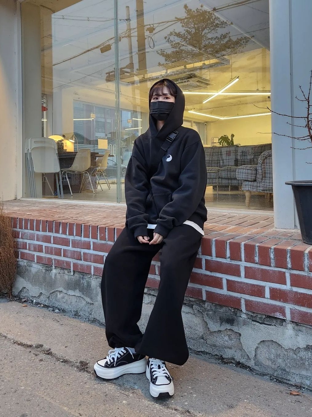 Stussy x Our Legacy Drop Shadow Pigment Dyed Hoodie Black, Found Pocket Pacemaker Waist Bag Black 착용 스타일 - 1