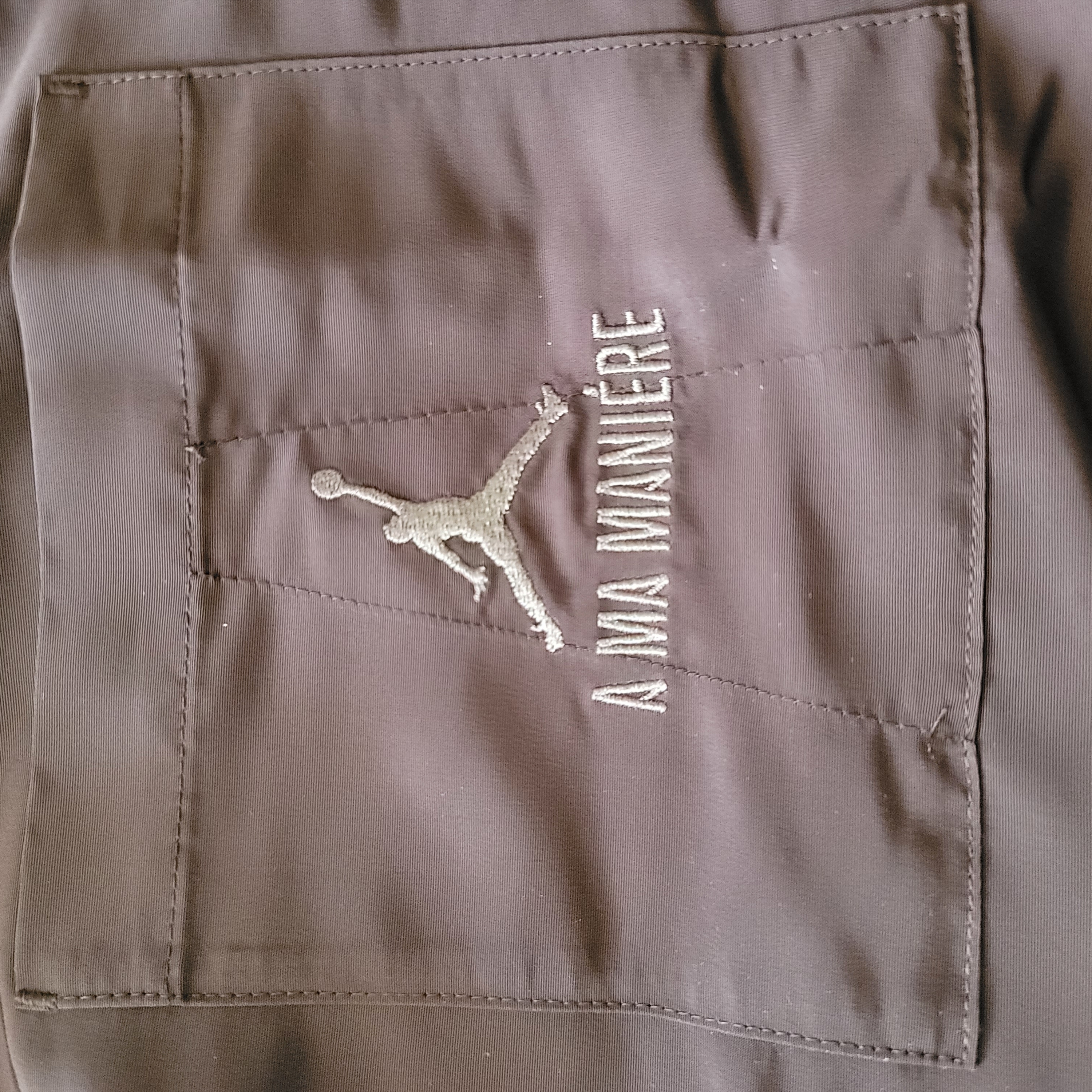 Jordan x A Ma Maniere Warm-Up Shirts Mahogany - Asia 착용 스타일 - 3