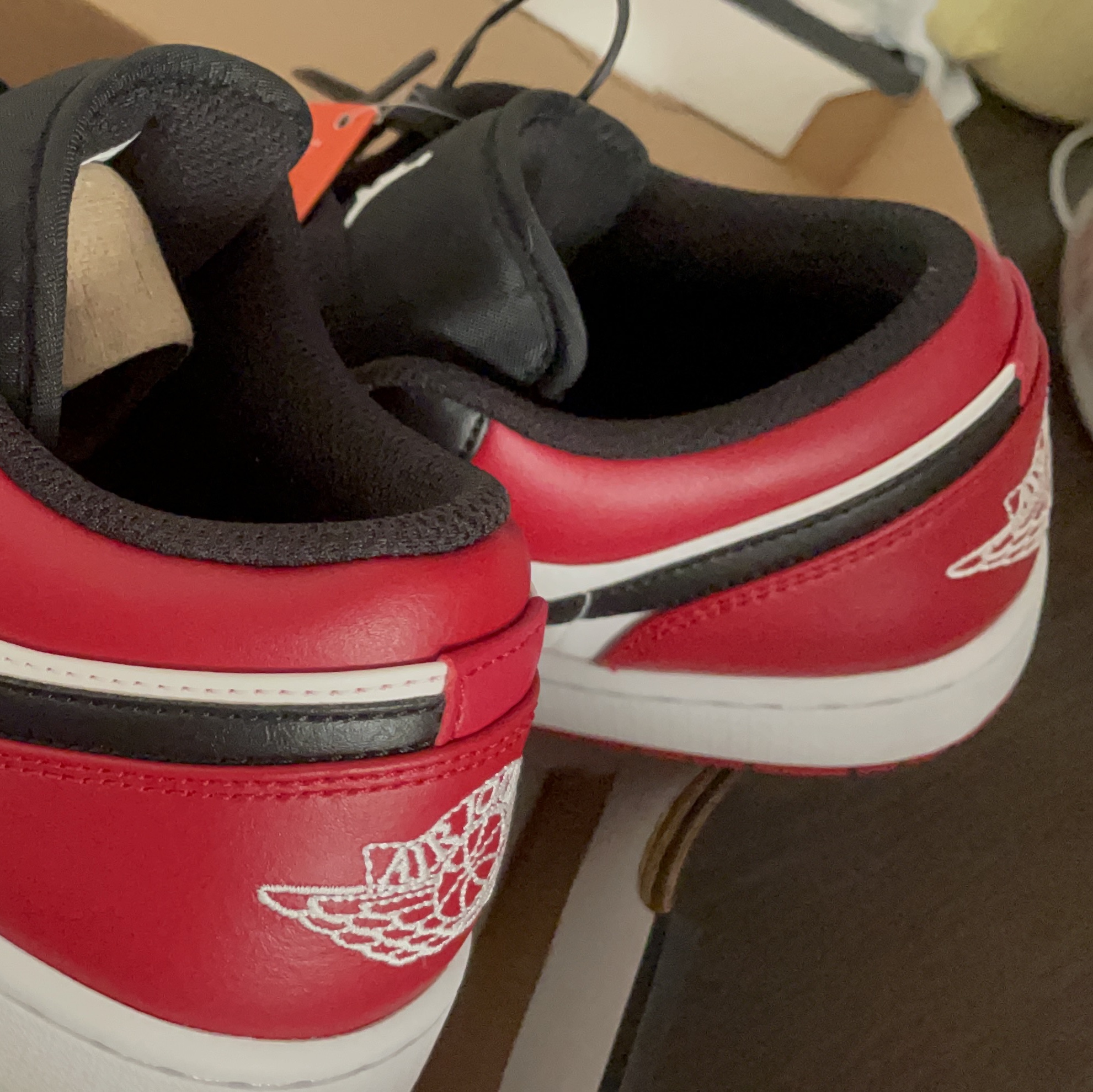 Jordan 1 Low Bred Toe 착용 스타일 - 1