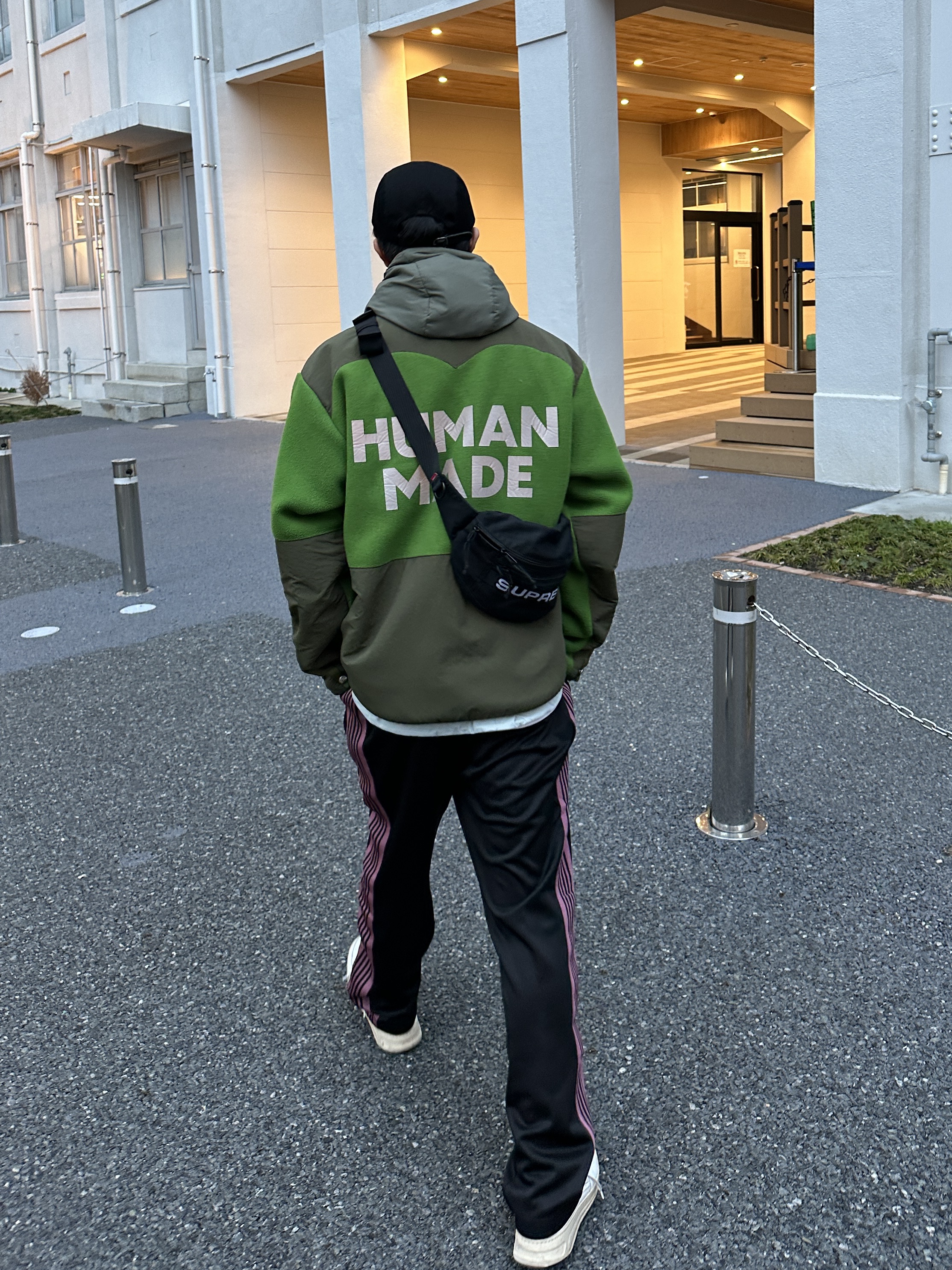 Supreme Field Waist Bag Black - 23SS, Human Made Fleece Jacket Green 착용 스타일