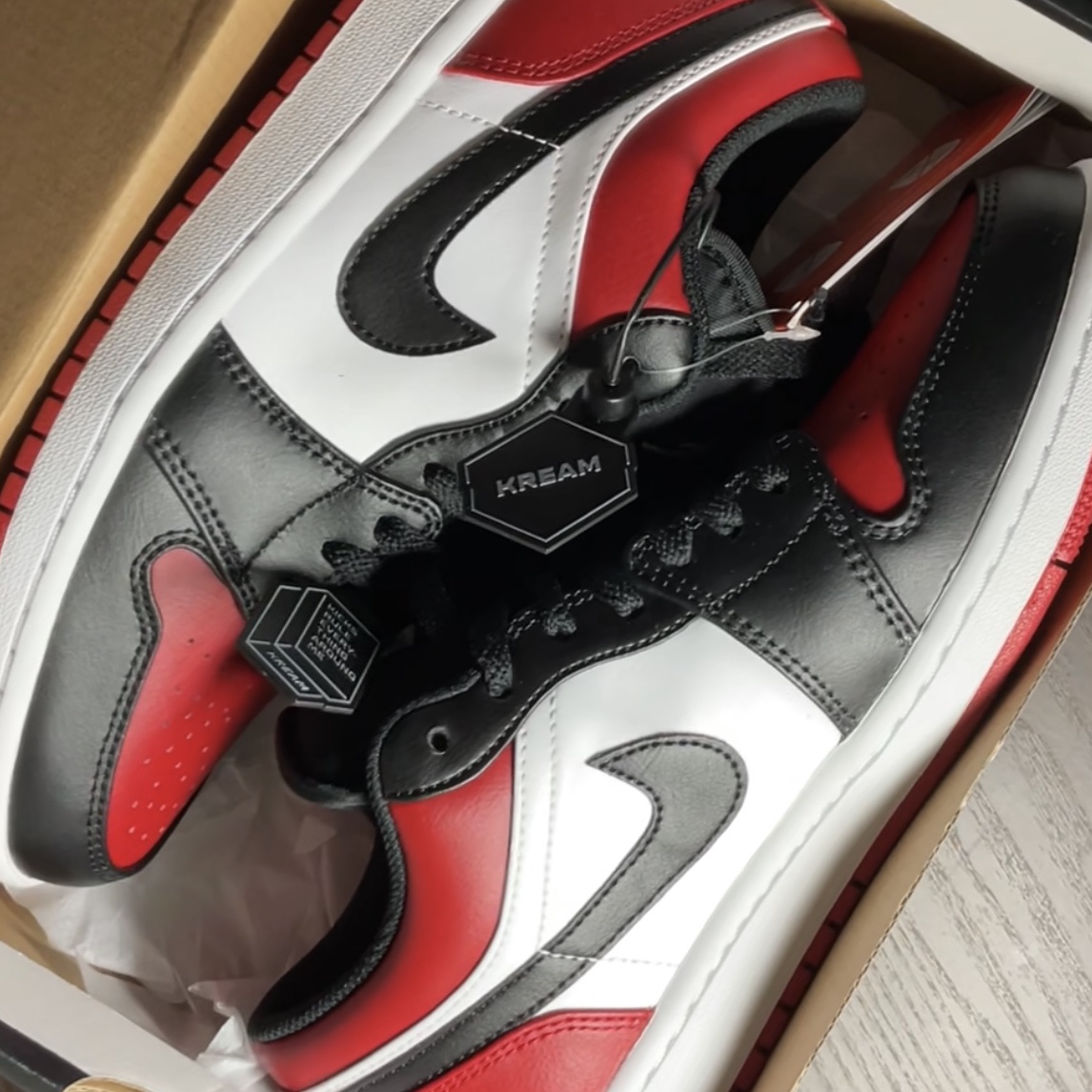 Jordan 1 Low Bred Toe 착용 스타일 - 3