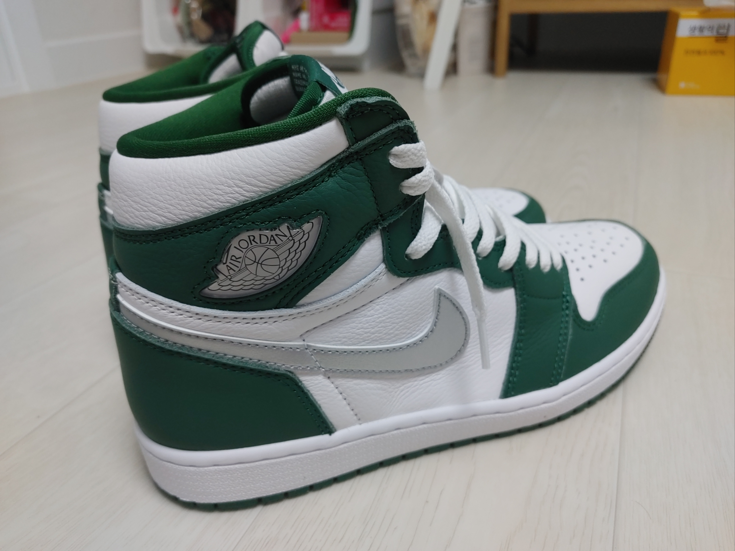 Jordan 1 Retro High OG Gorge Green 착용 스타일 - 3