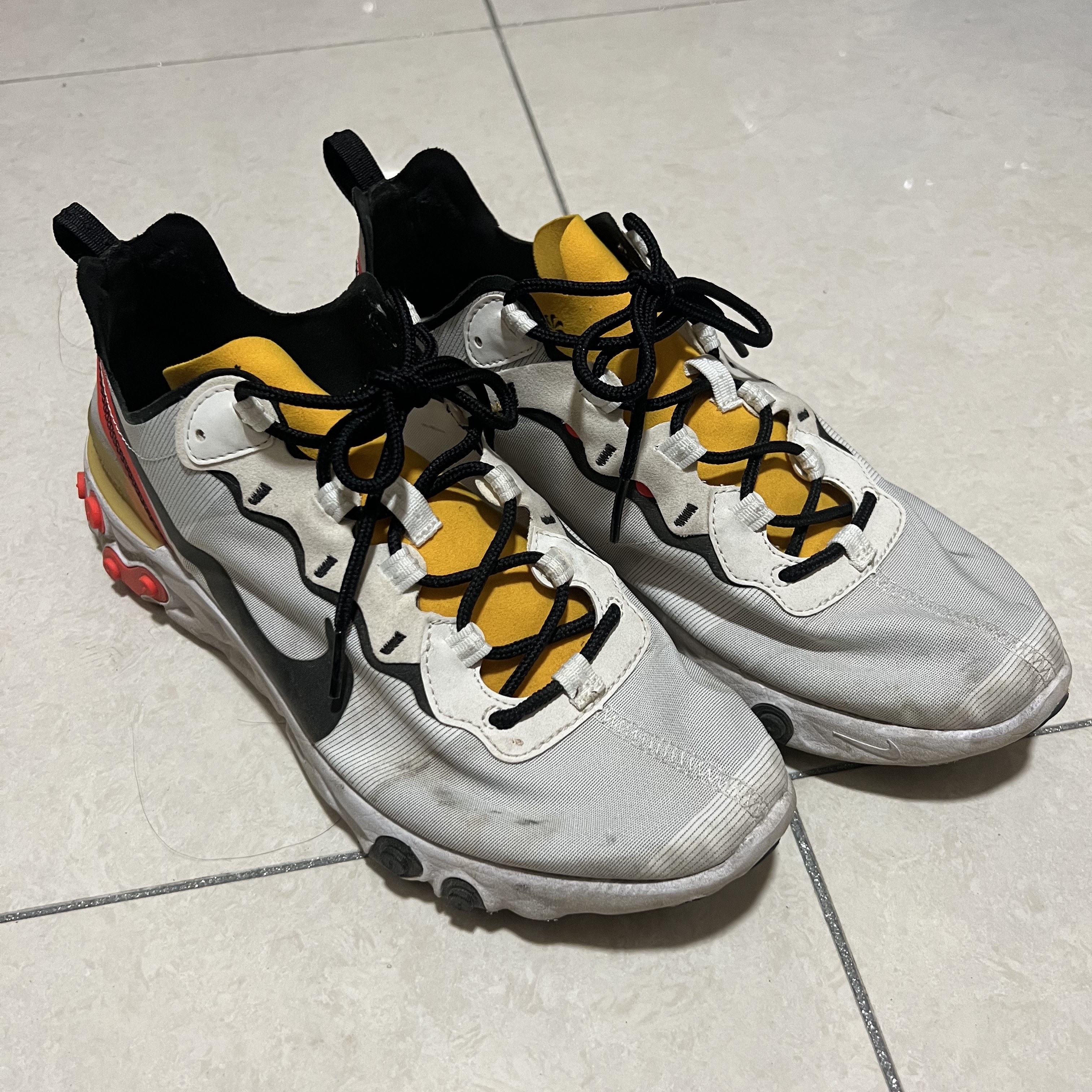 Nike React Element 55 Tour Yellow 착용 스타일 - 3