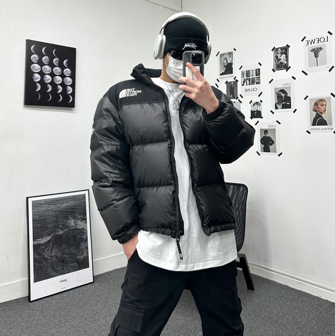 Nike Air Force 1 '07 Low Triple Black, Apple AirPods Max Lightning Silver (Korean Ver.) 착용 스타일 - 2
