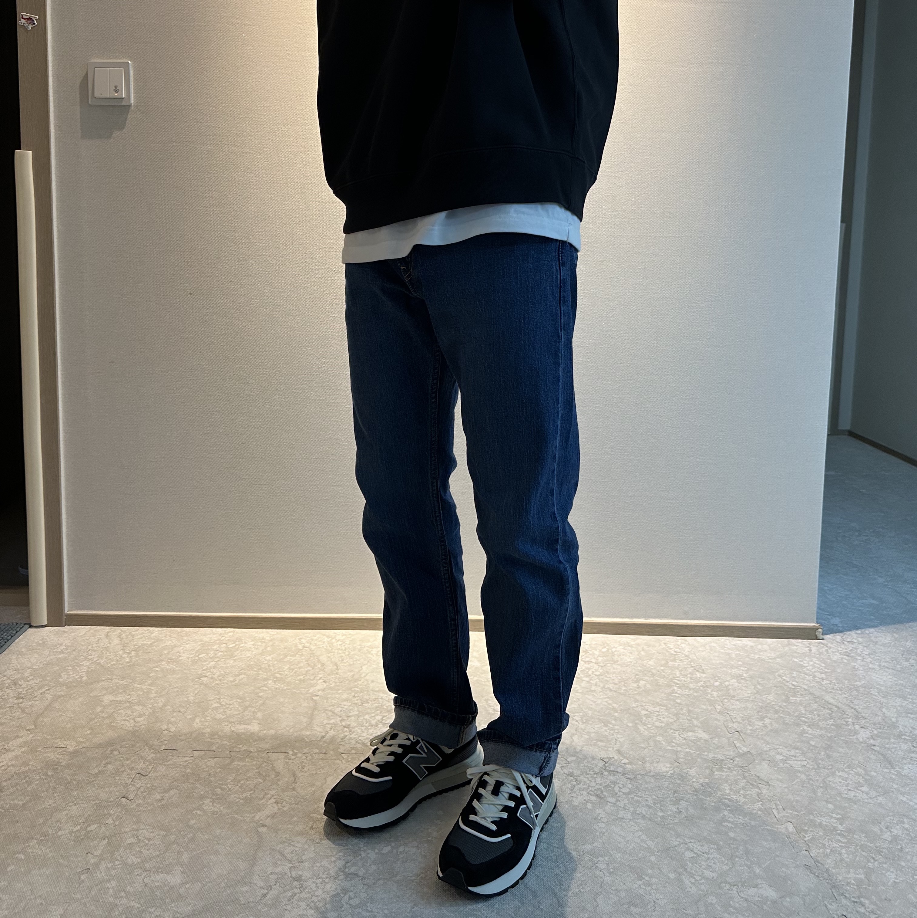 New Balance 574 Legacy Black 착용 스타일 - 1