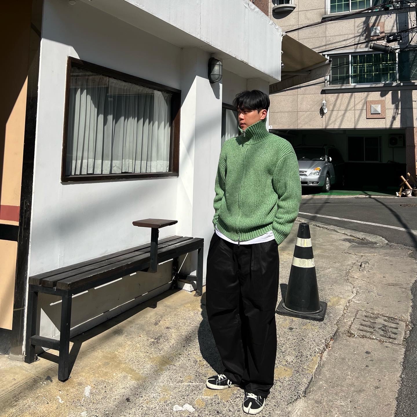 Maison Margiela Tabi Sneakers Black 착용 스타일 - 2