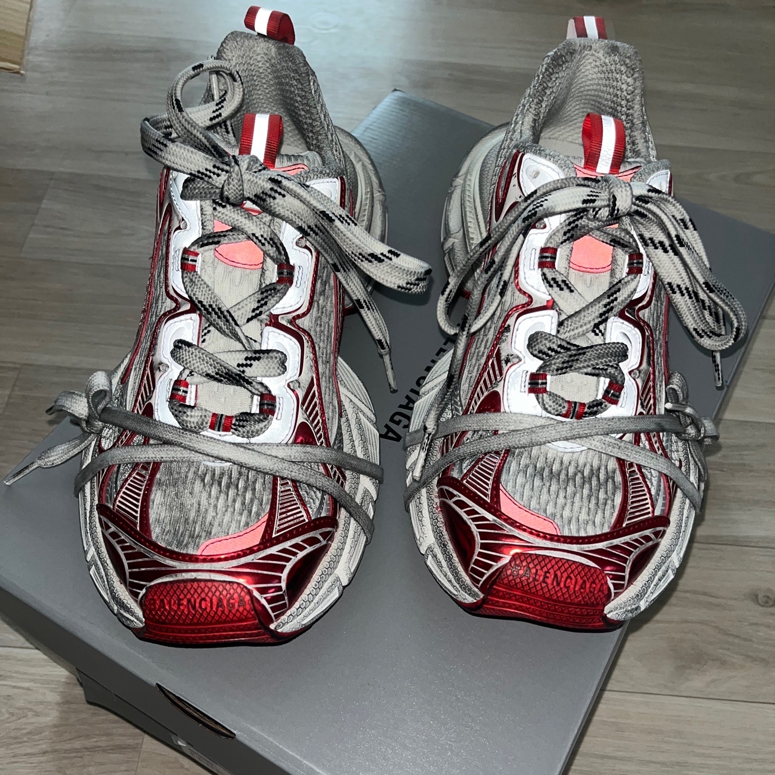 Balenciaga 3XL Sneakers White Red, Balenciaga XL Army Boots Full Eva Black 착용 스타일 - 2