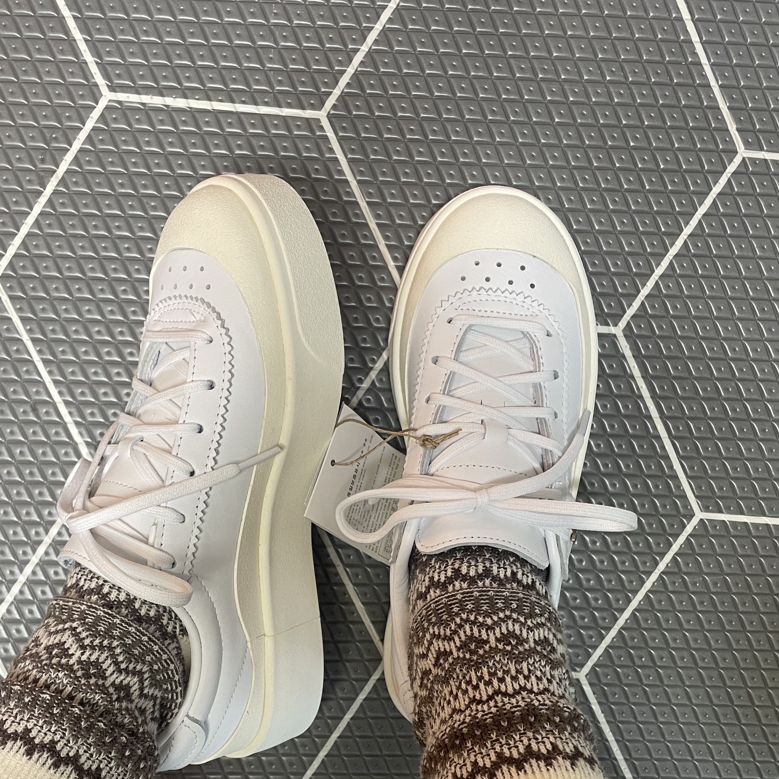 Adidas Nucombe Triple White 착용 스타일 - 2