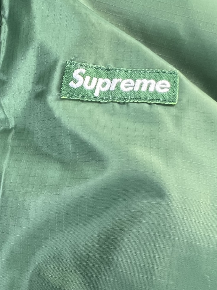 Supreme Geo Reversible Windstopper Fleece Jacket Multicolor - 22FW, Adidas x Pharrell Williams Humanrace Sichona Black Pink 착용 스타일 - 5