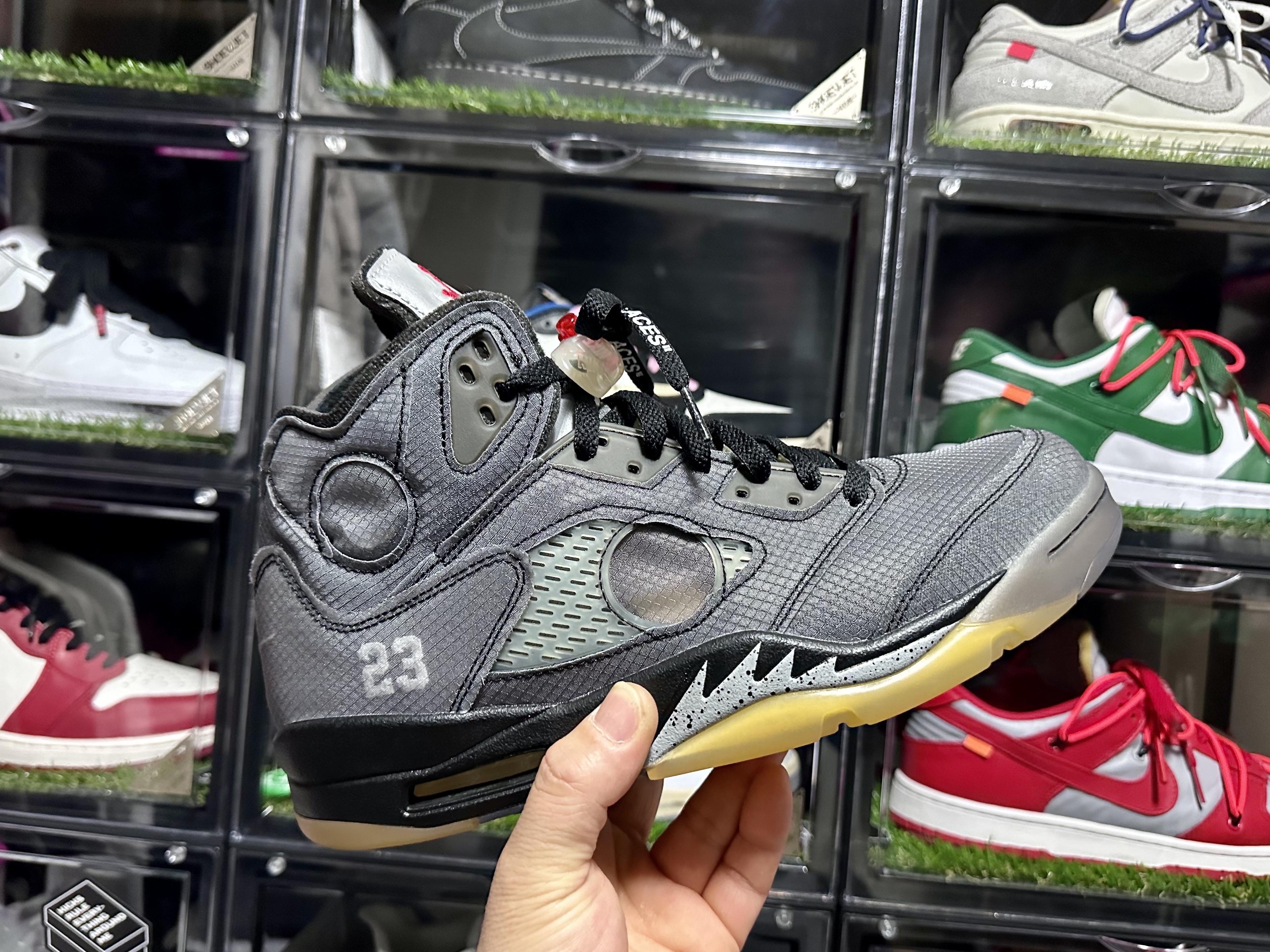 Jordan 5 x Off-White Retro SP Black Muslin, Nike x Peaceminusone Air Force 1 Low Para-Noise 2.0 착용 스타일 - 1