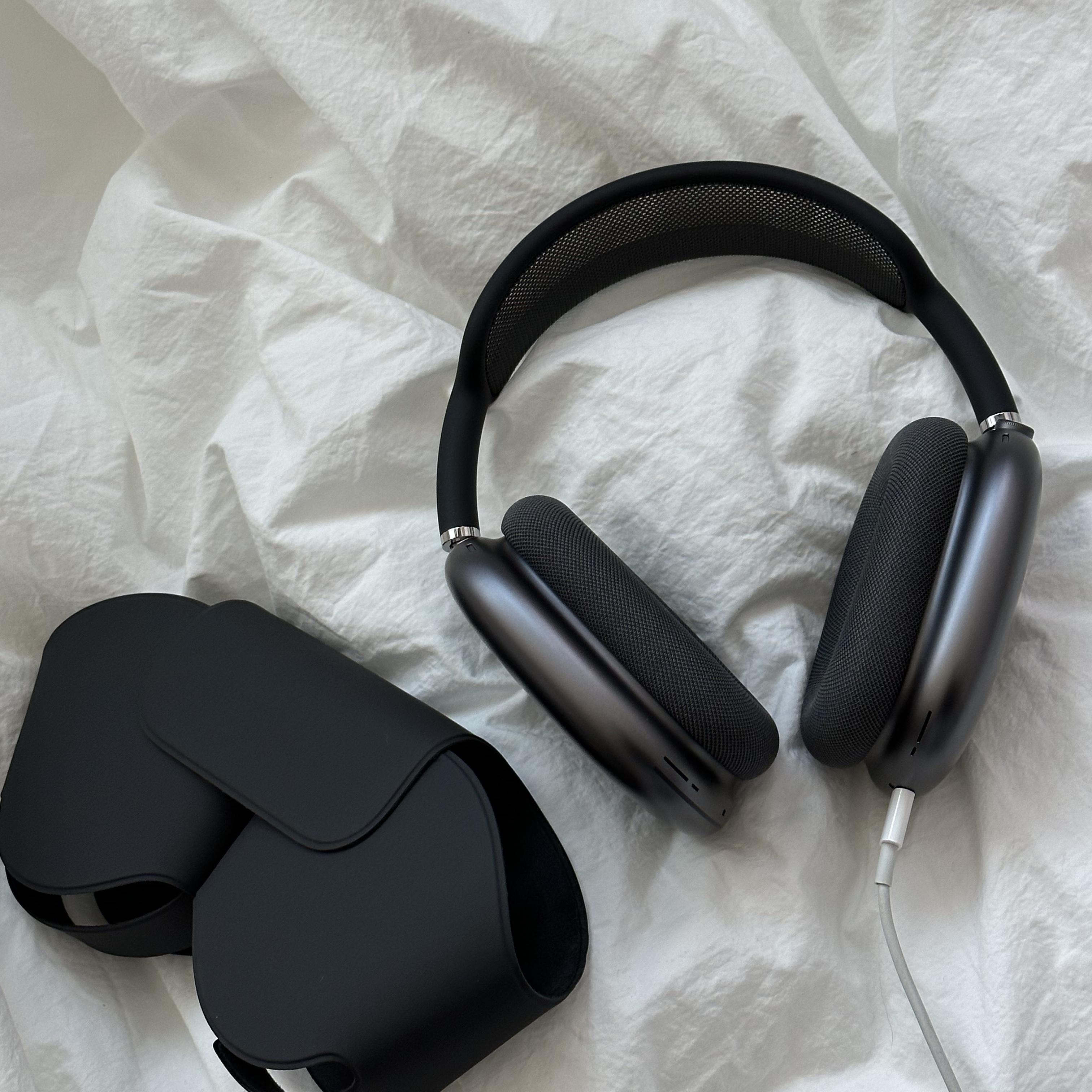 Apple AirPods Max Lightning Space Gray (Korean Ver.) 착용 스타일