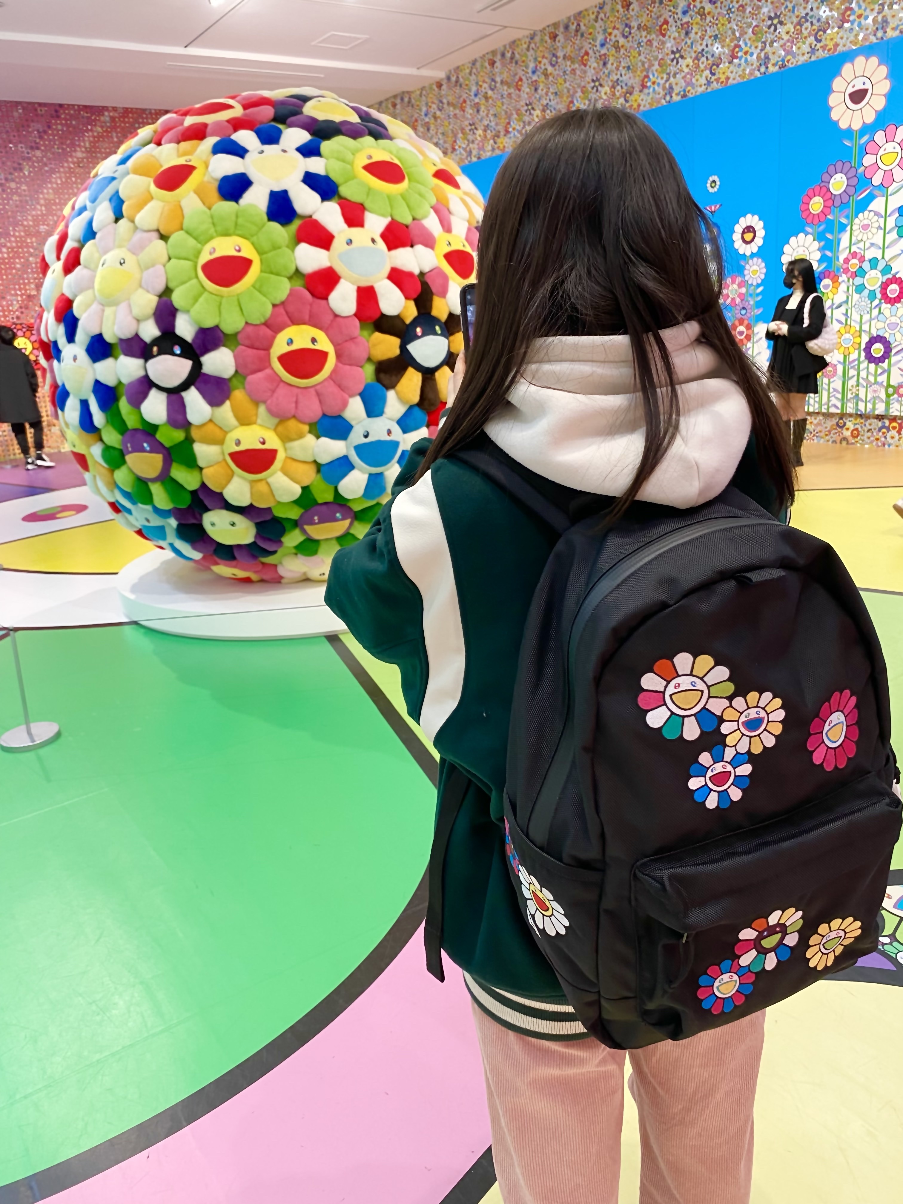 New Era x Murakami Takashi Flower Light Pack Black 착용 스타일