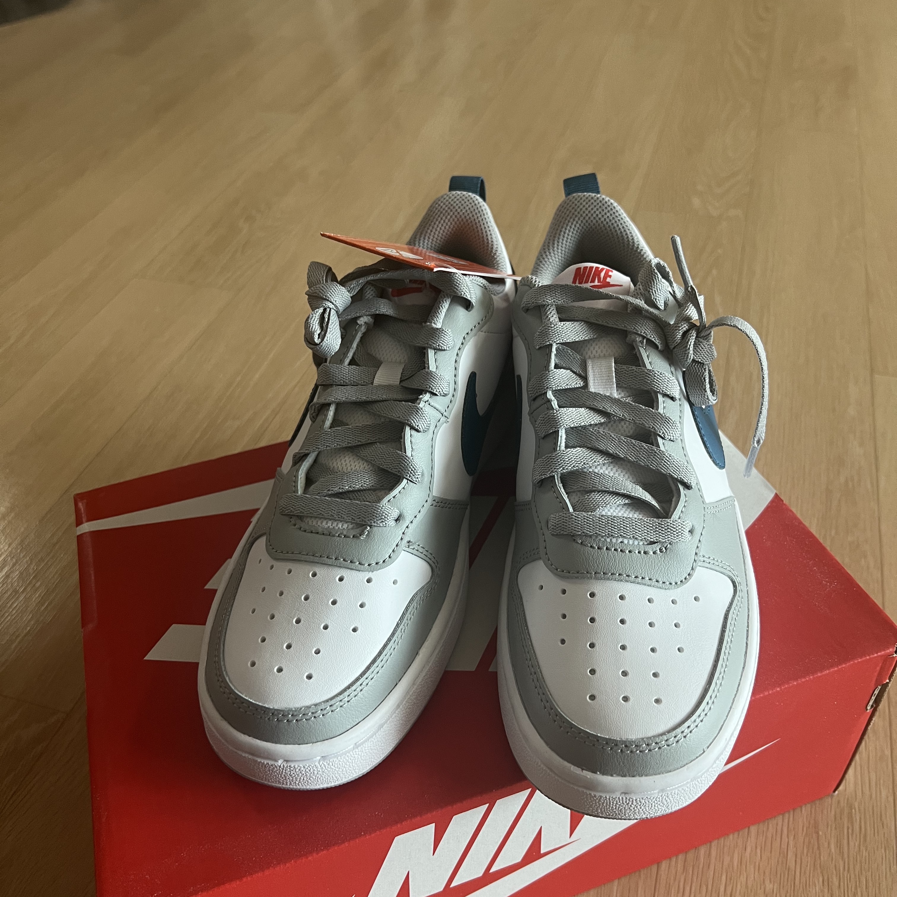 (GS) Nike Court Borough Low 2 Light Smoke Grey 착용 스타일