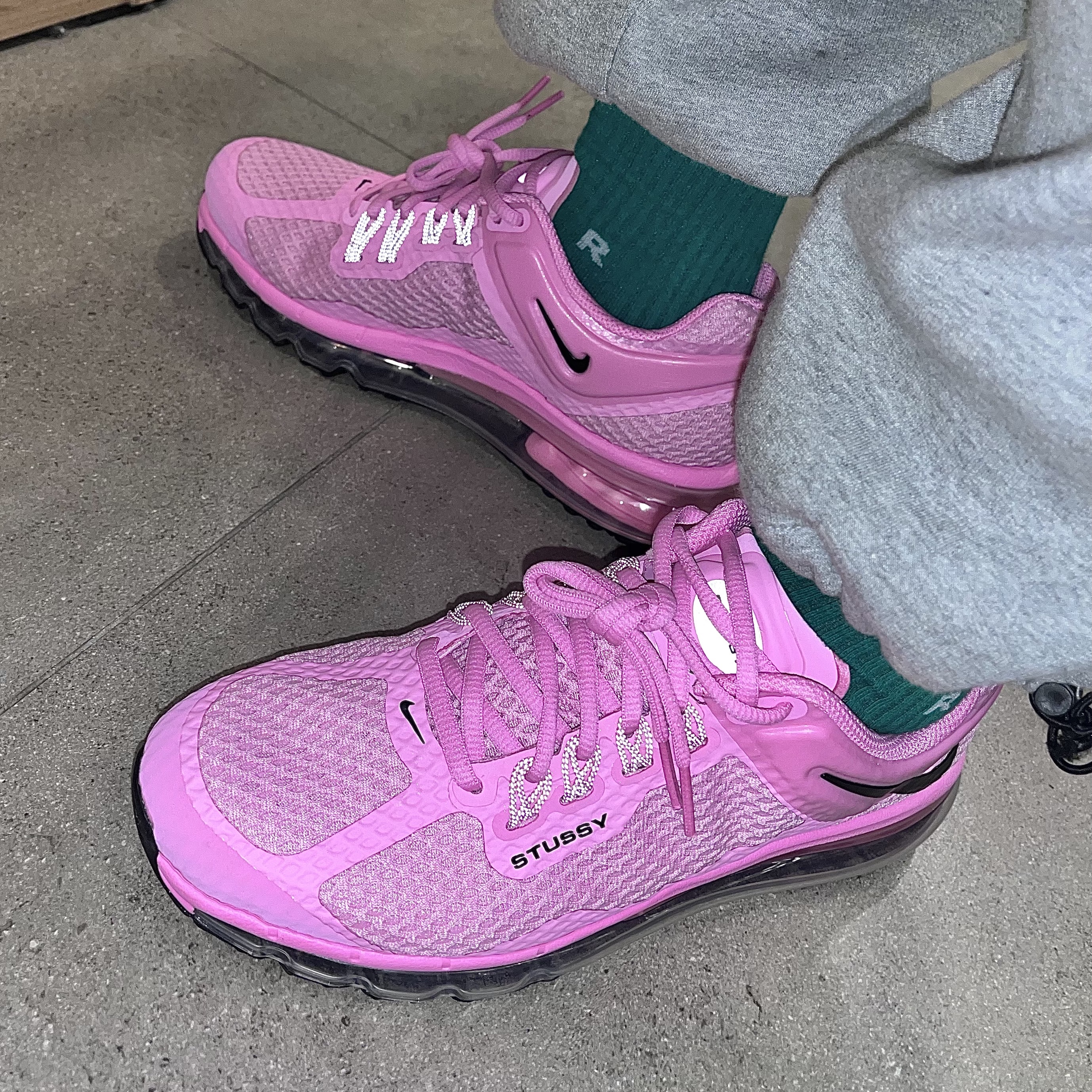 Nike x Stussy Air Max 2013 Psychic Pink 착용 스타일