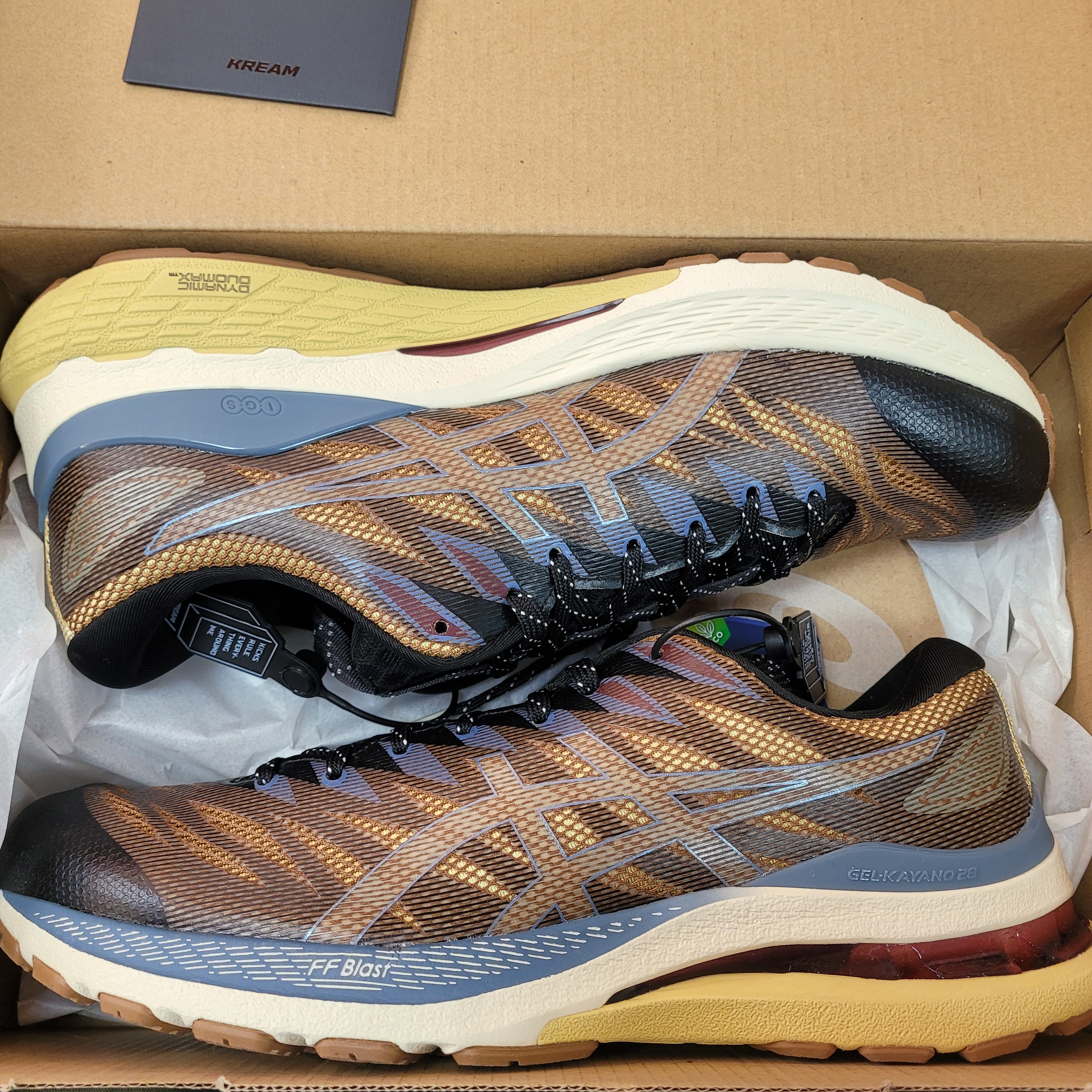(W) Asics FN3-S Gel-Kayano 28 Anthracite Antique Gold 착용 스타일