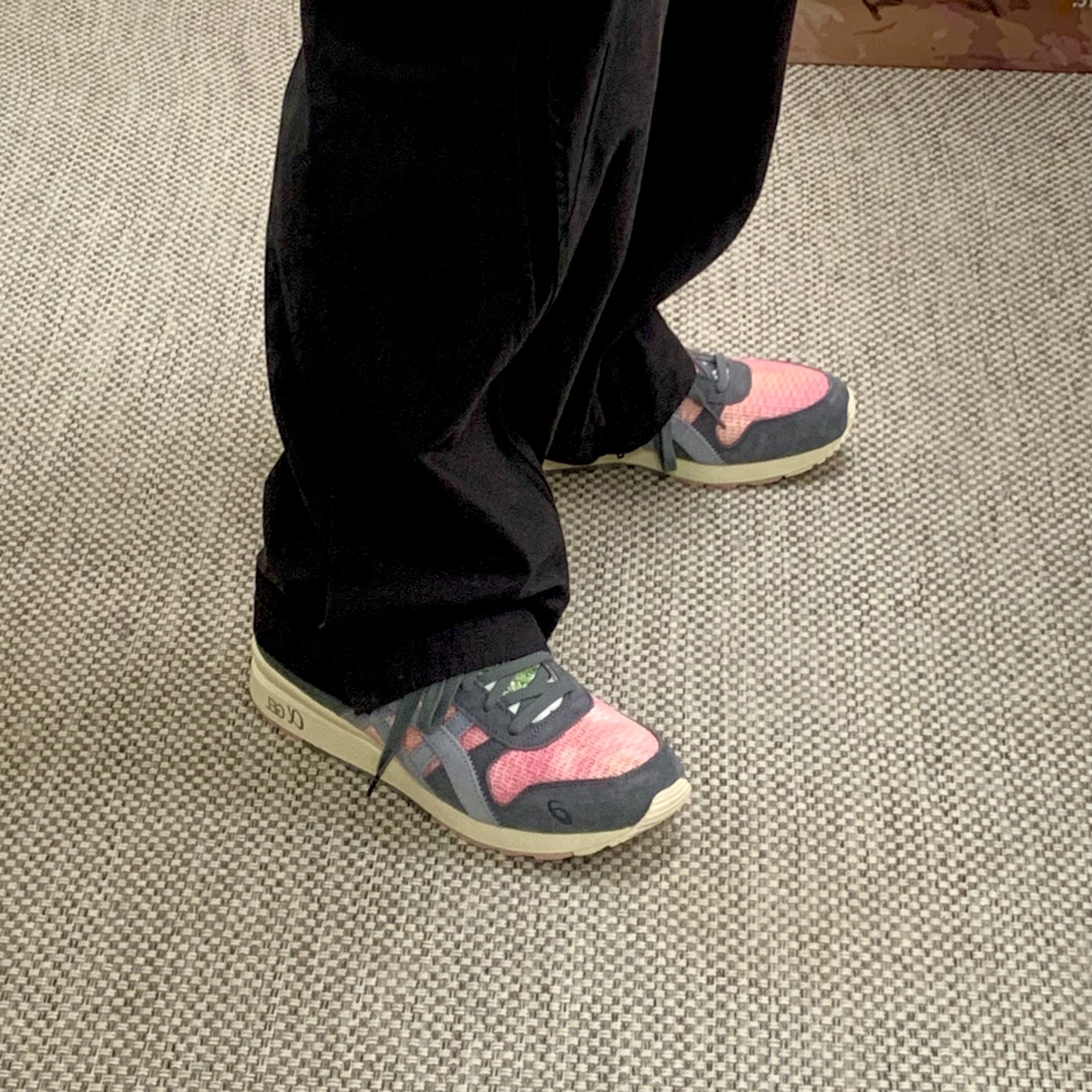 Asics x Up There GT II Metropolis 착용 스타일
