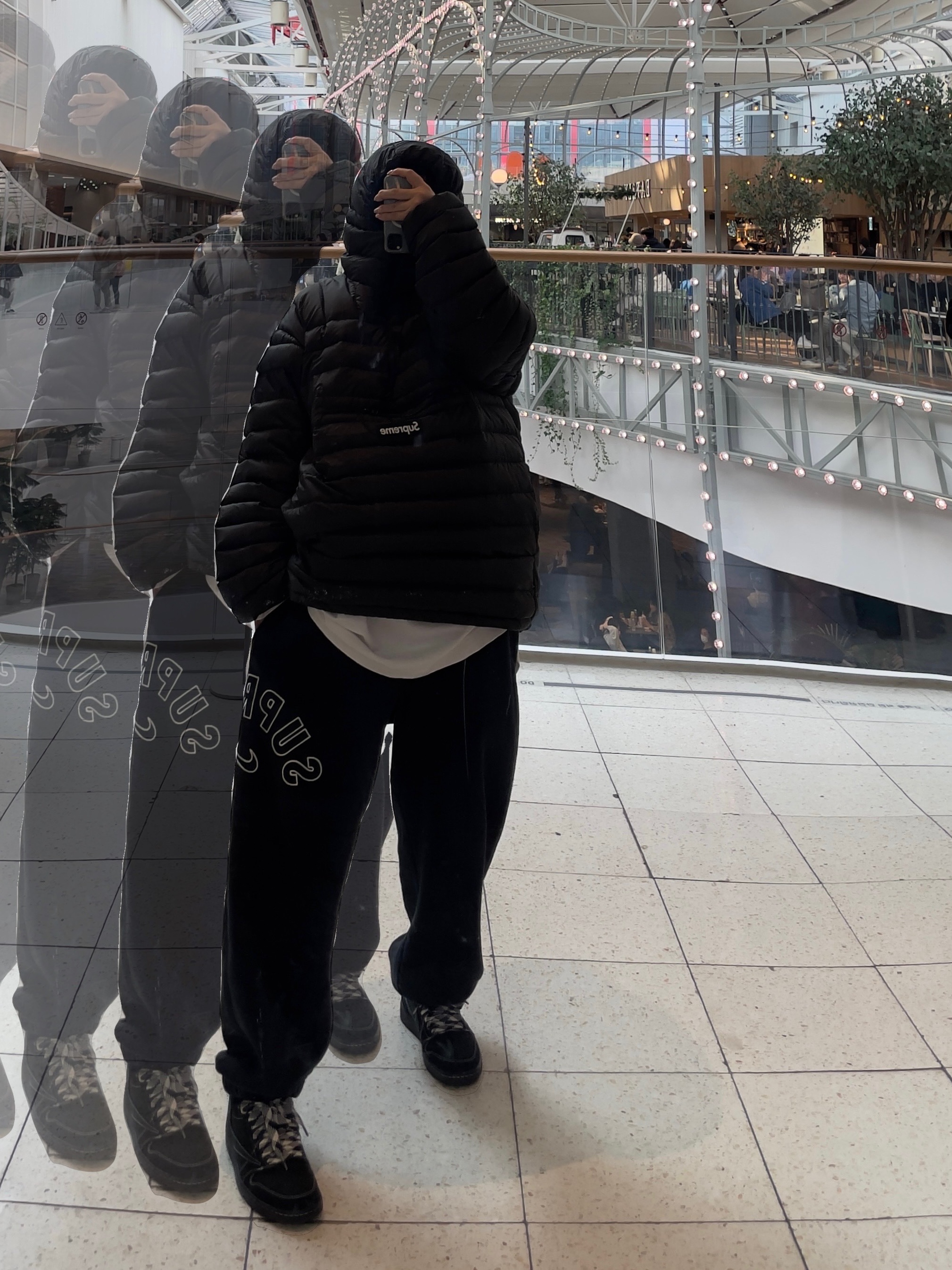 Jordan 1 x Travis Scott Retro Low OG SP Black Phantom, Supreme Micro Down Half Zip Hooded Pullover Black - 22FW 착용 스타일
