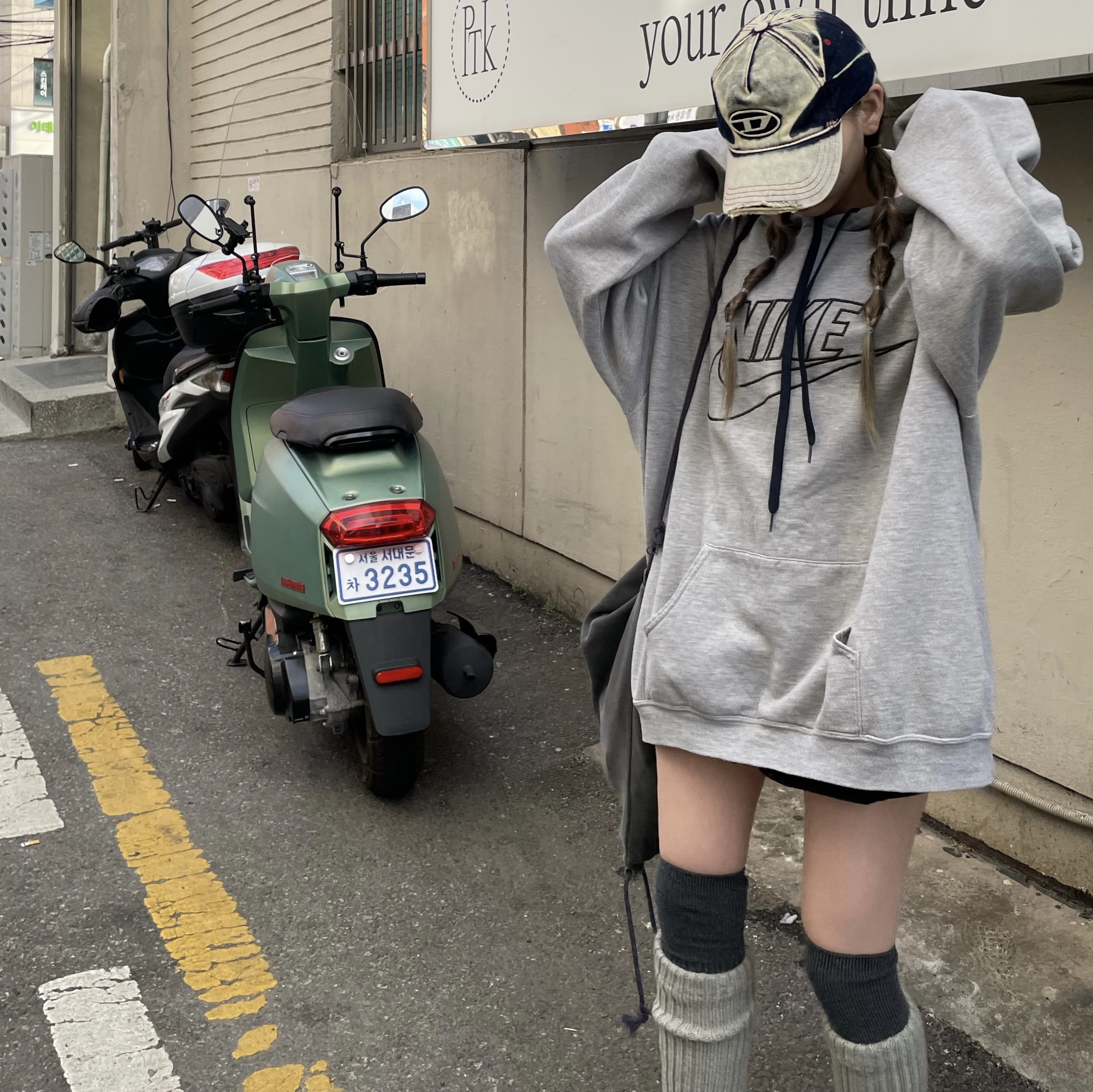 Diesel C-Seymon Treated Denim Baseball Cap Blue White 착용 스타일 - 2