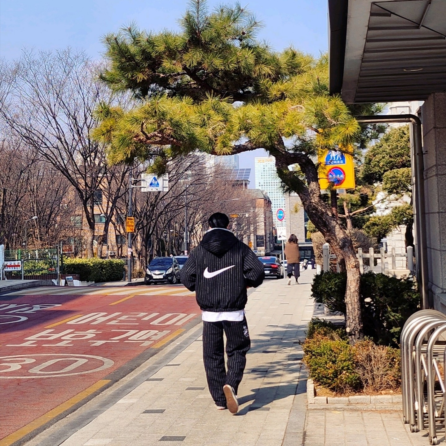 Nike x Stussy NRG Striped Wool Jacket Black (DR4023-010), Nike x Stussy NRG Striped Wool Pants Black (DR4021-010) 착용 스타일 - 2